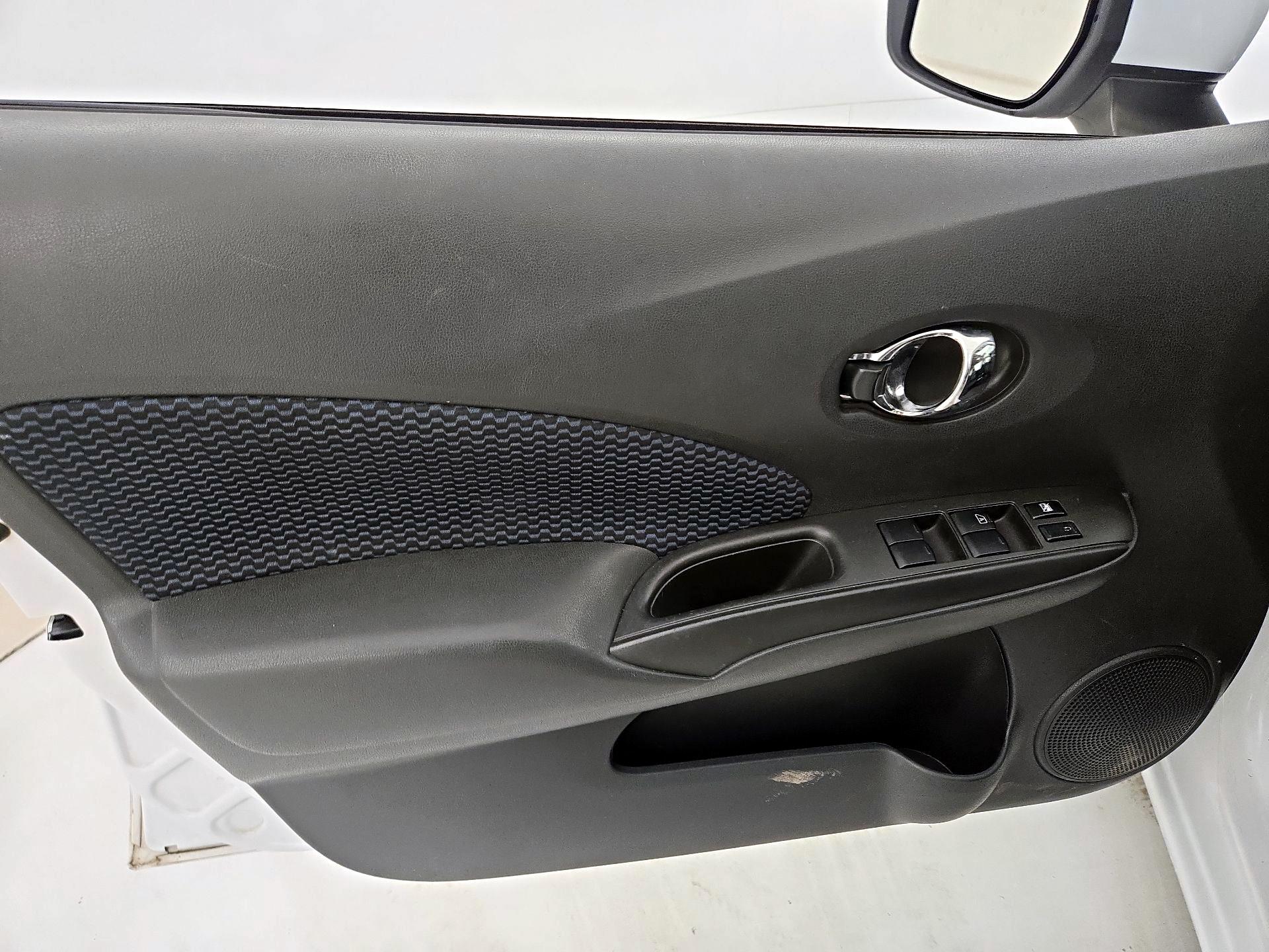 Thumbnail: 2017 Nissan Versa Note - 12