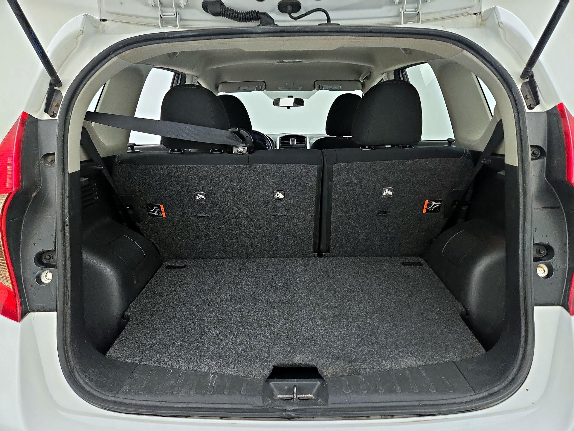 Thumbnail: 2017 Nissan Versa Note - 20