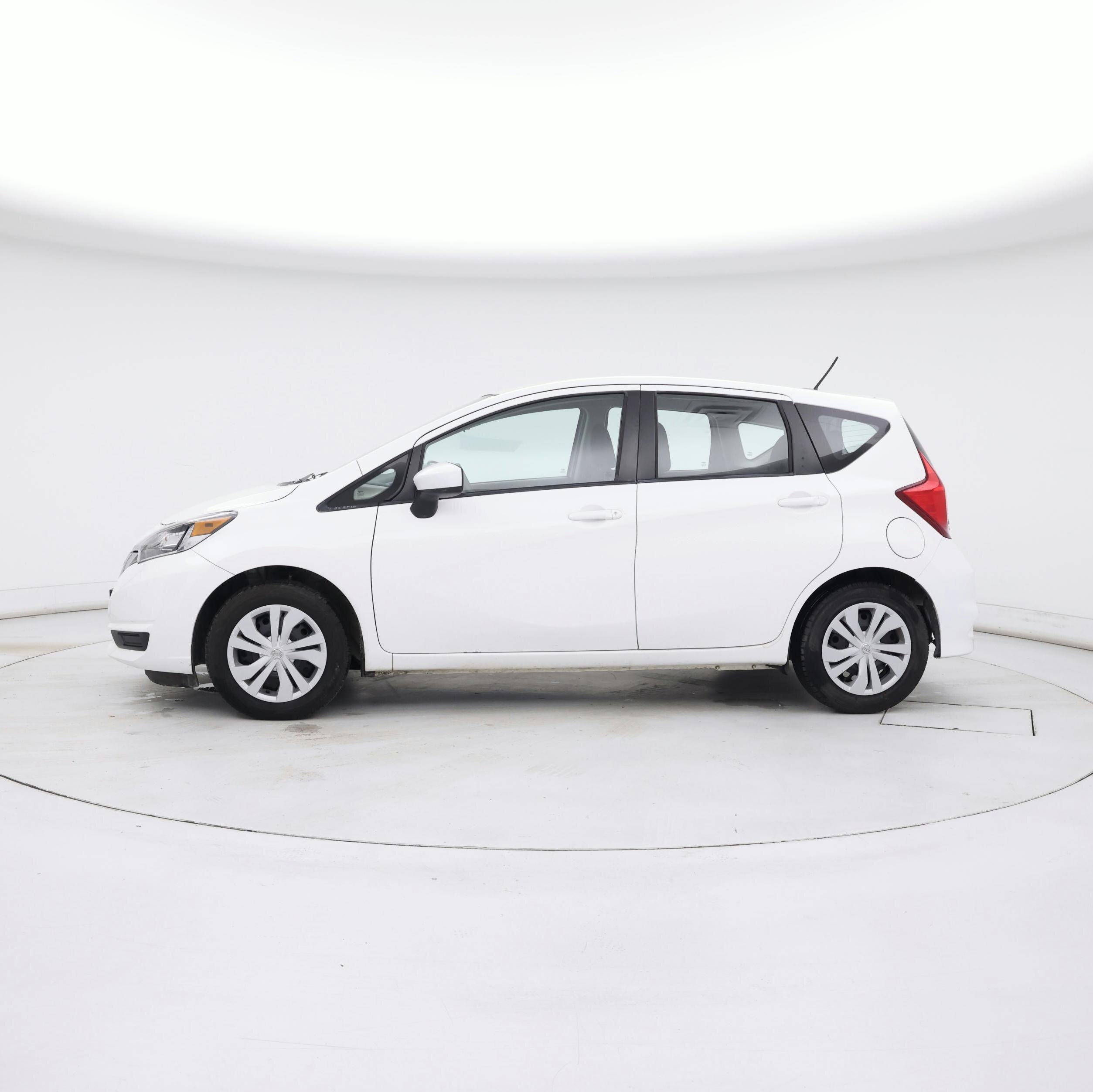 Thumbnail: 2017 Nissan Versa Note - 3