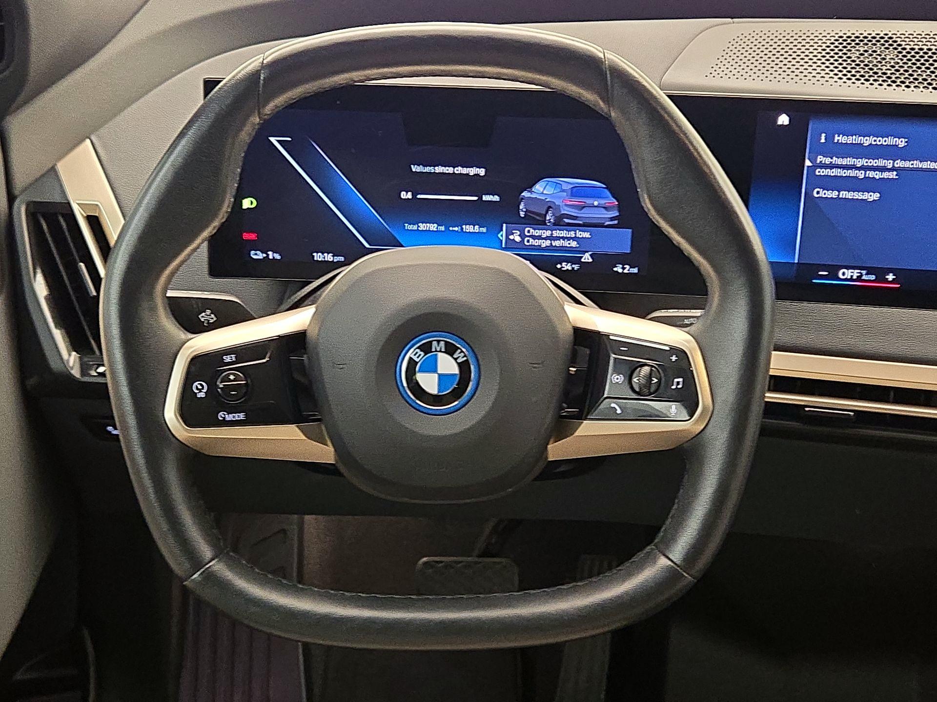 Thumbnail: 2023 BMW iX - 10