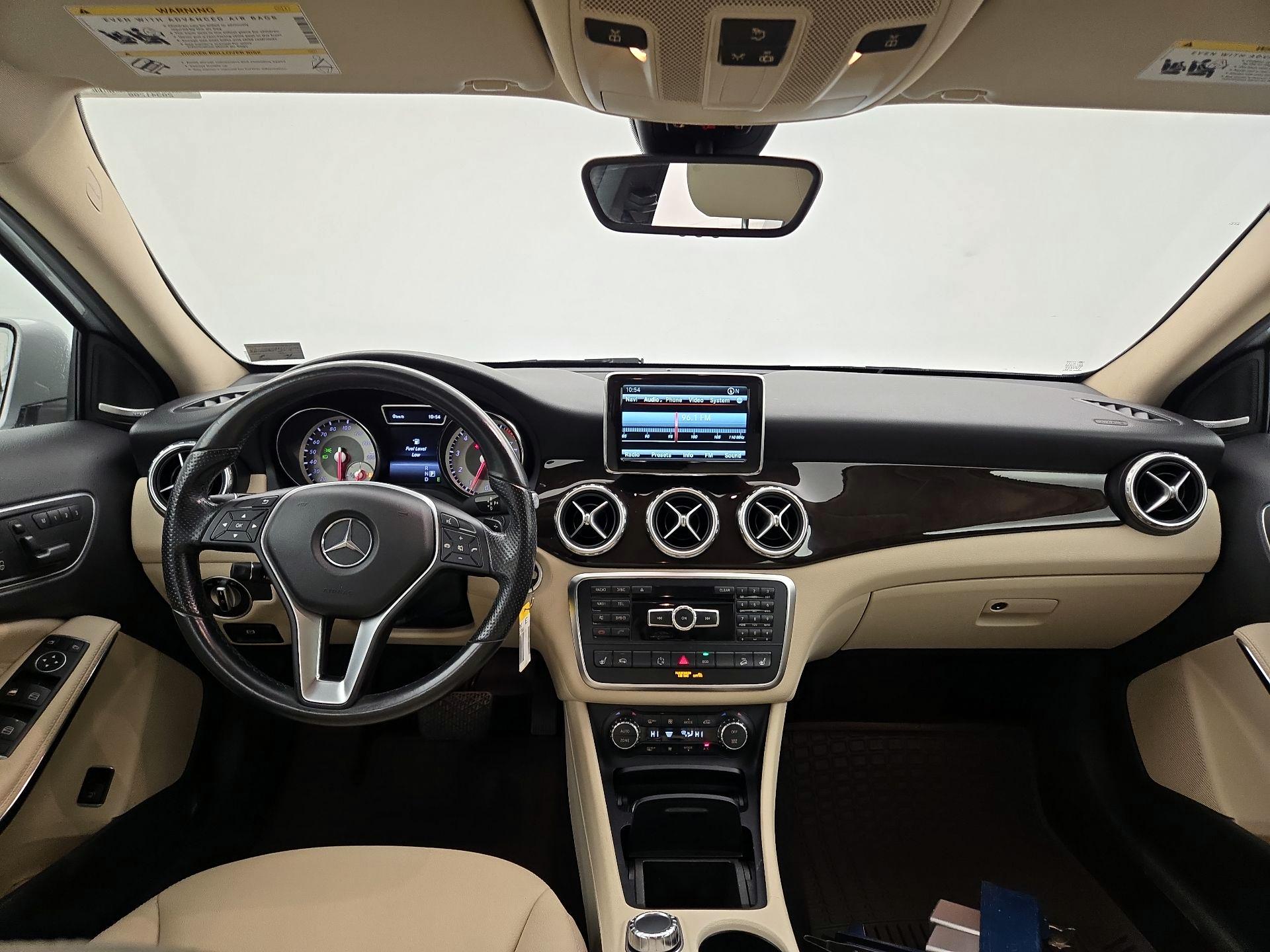 Thumbnail: 2015 Mercedes-Benz GLA - 9