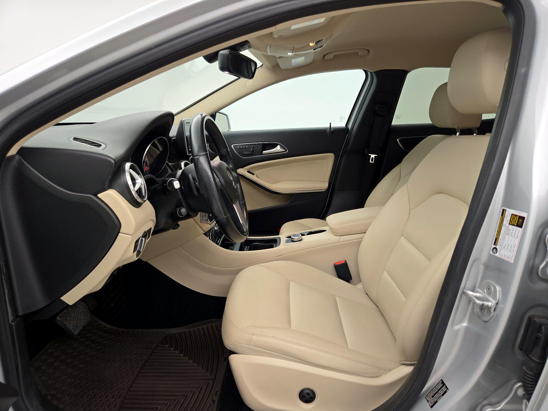 Thumbnail: 2015 Mercedes-Benz GLA - 11