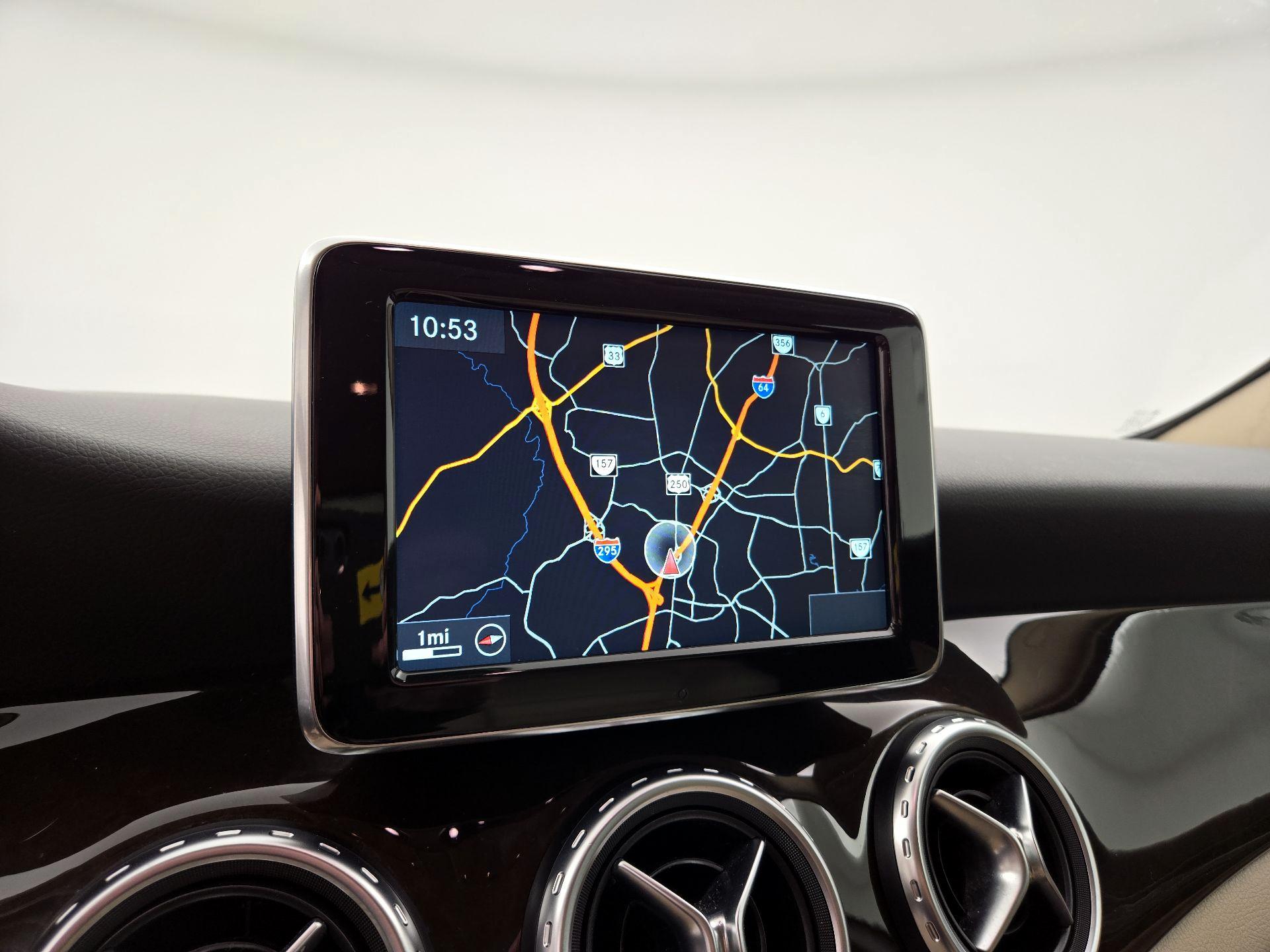 Thumbnail: 2015 Mercedes-Benz GLA - 14