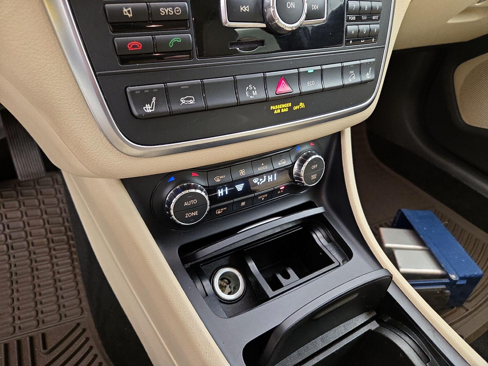 Thumbnail: 2015 Mercedes-Benz GLA - 17