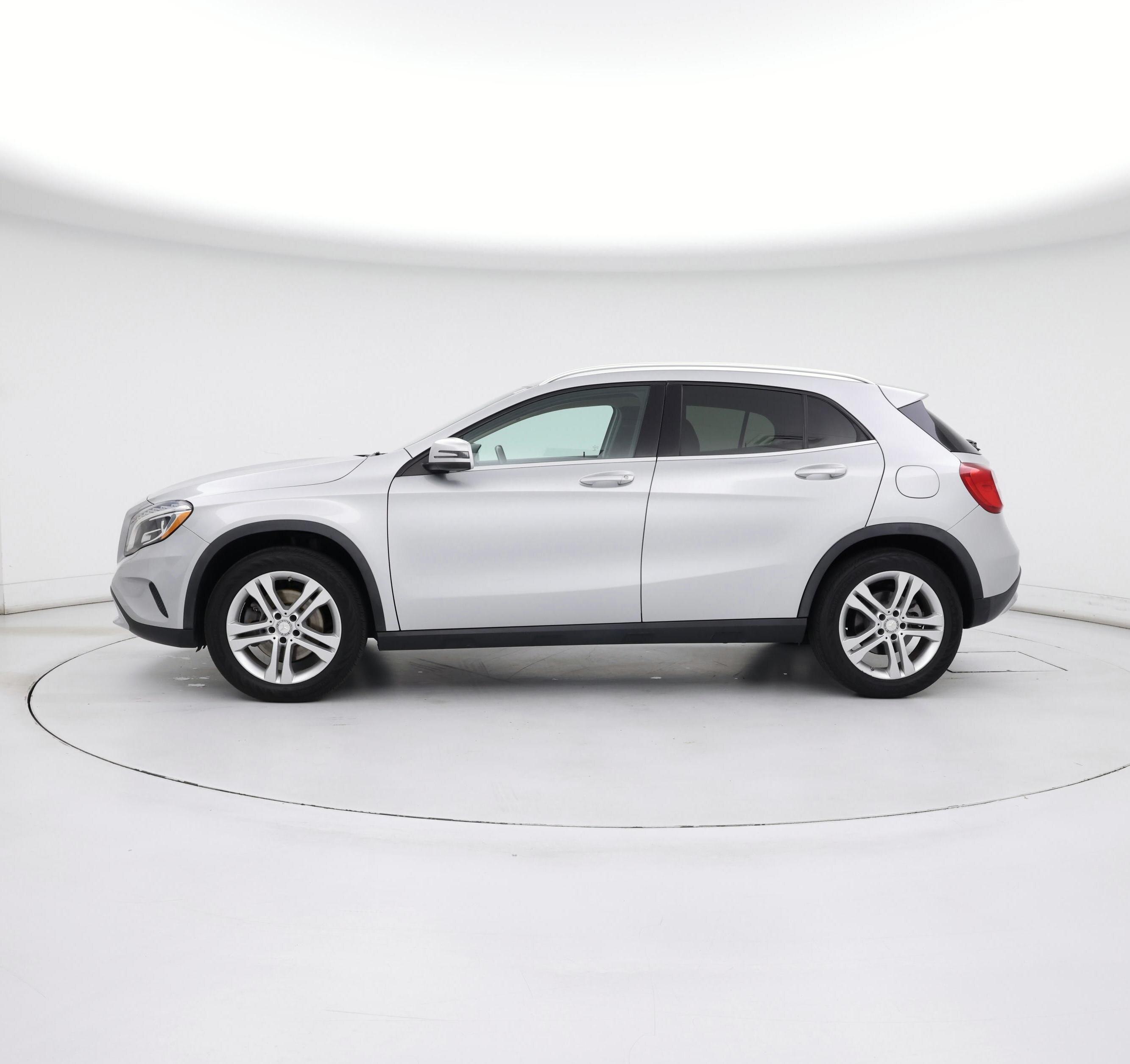 Thumbnail: 2015 Mercedes-Benz GLA - 3