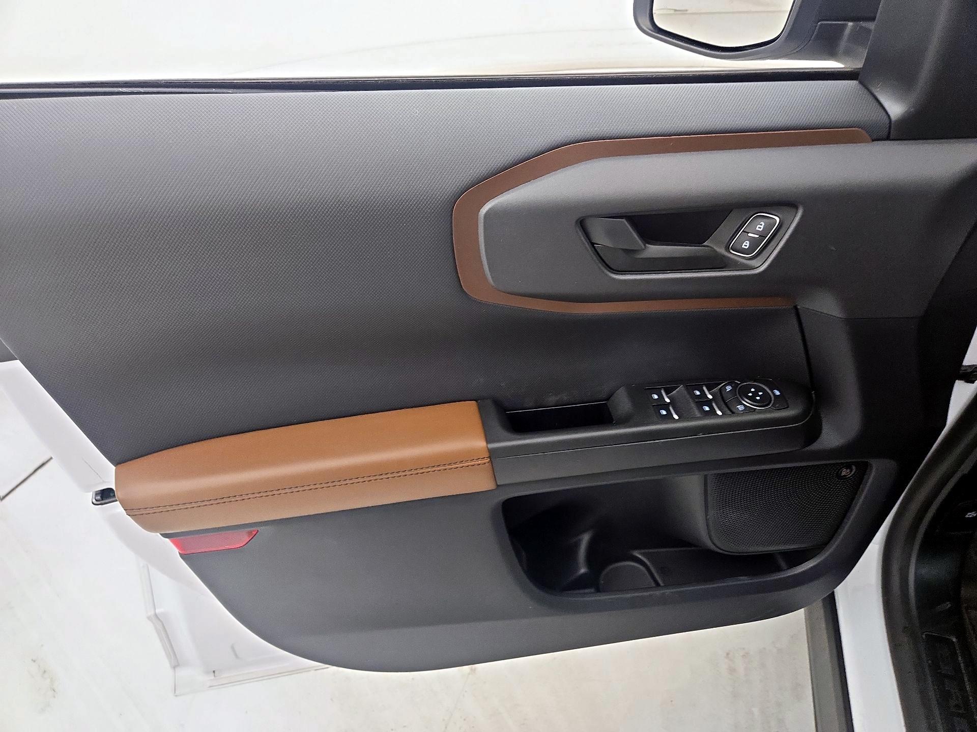 Thumbnail: 2022 Ford Bronco Sport - 12