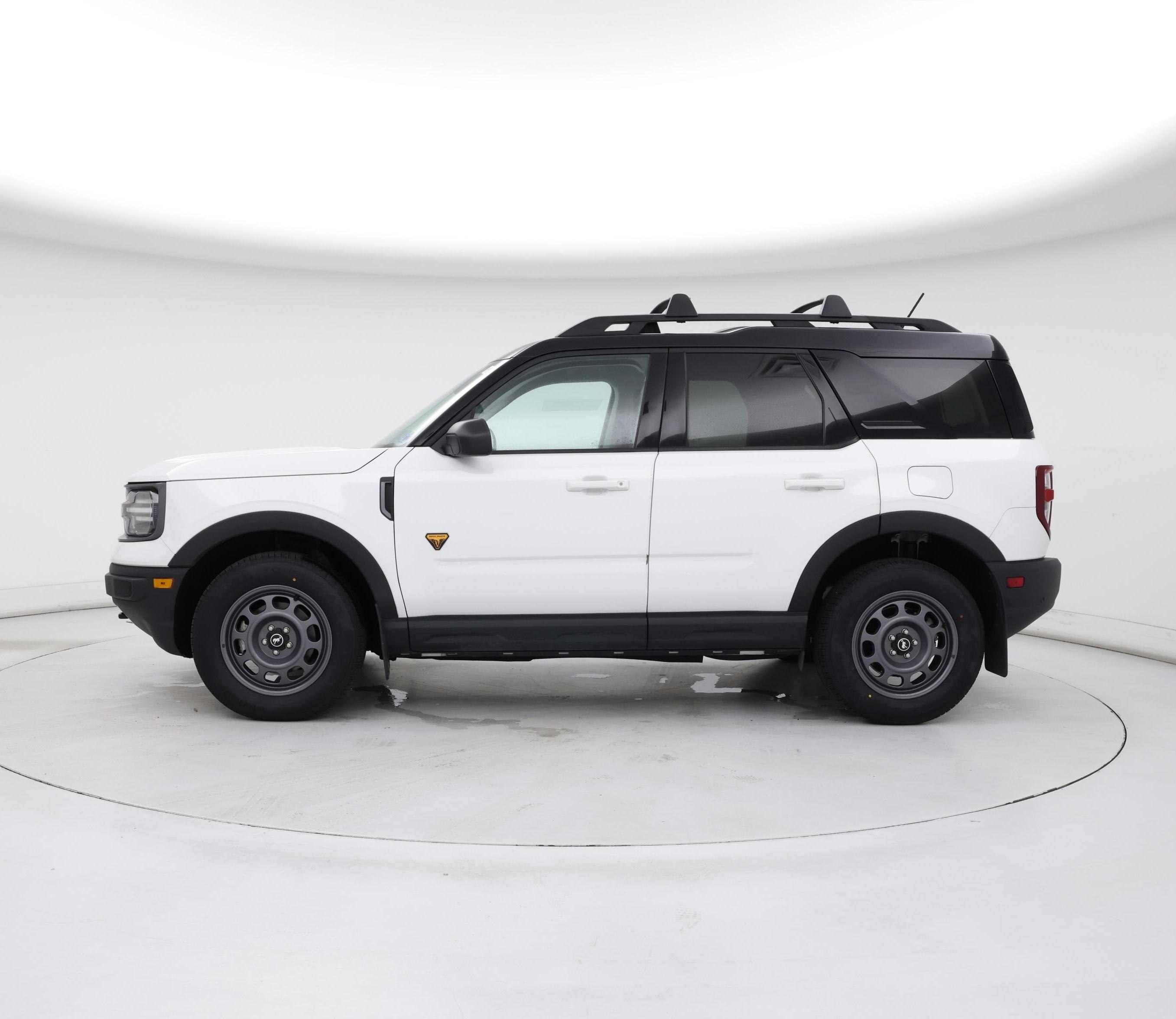 Thumbnail: 2022 Ford Bronco Sport - 3