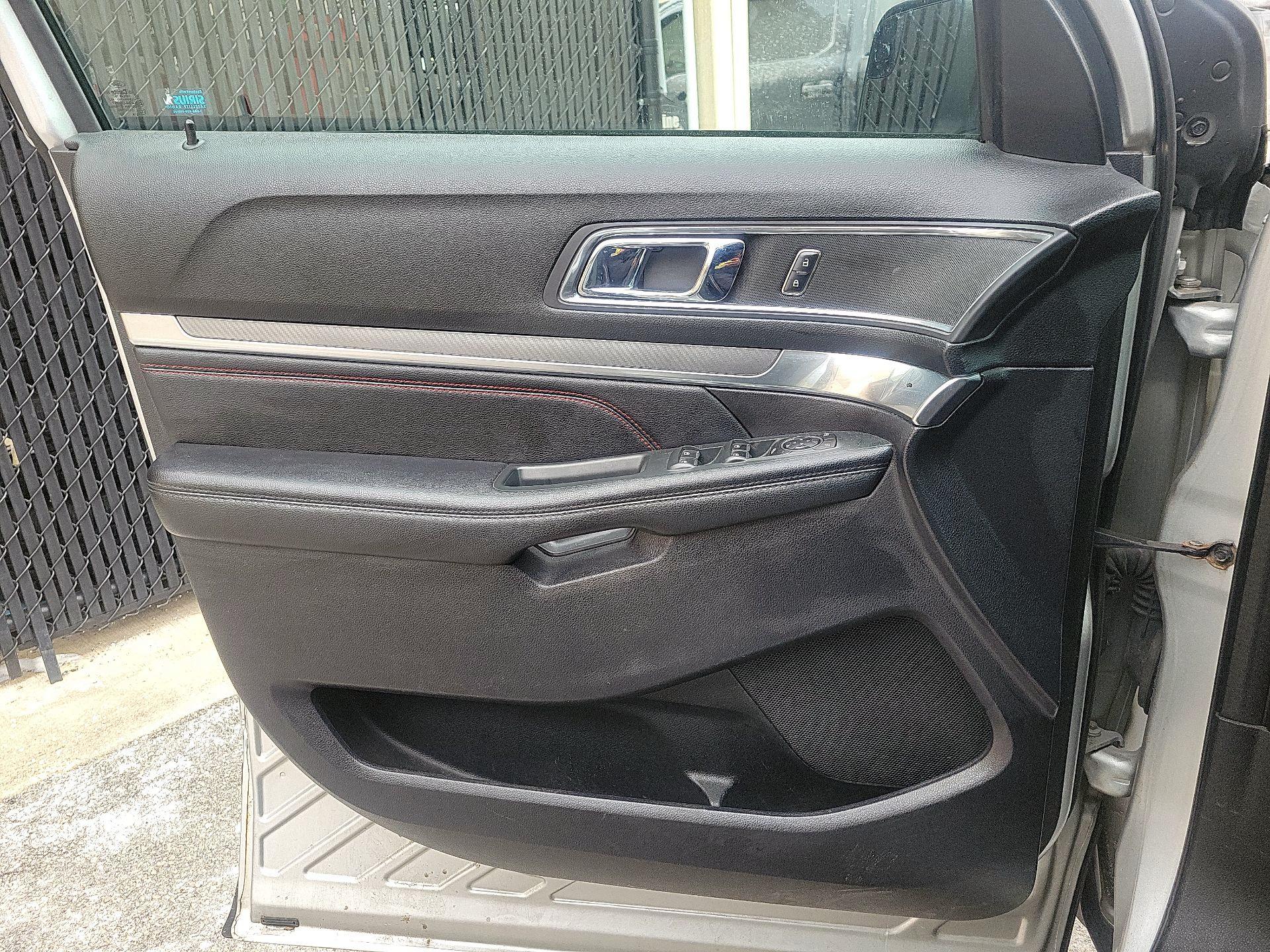 Thumbnail: 2017 Ford Explorer - 10