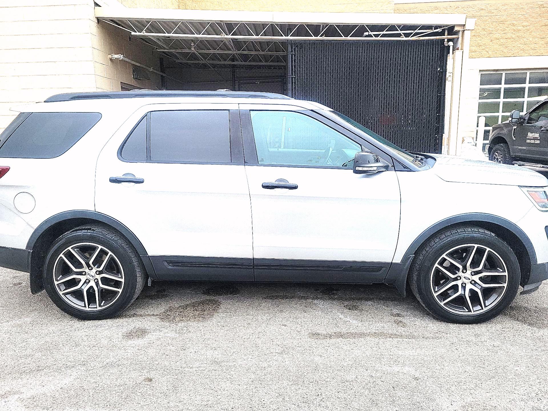 Thumbnail: 2017 Ford Explorer - 4