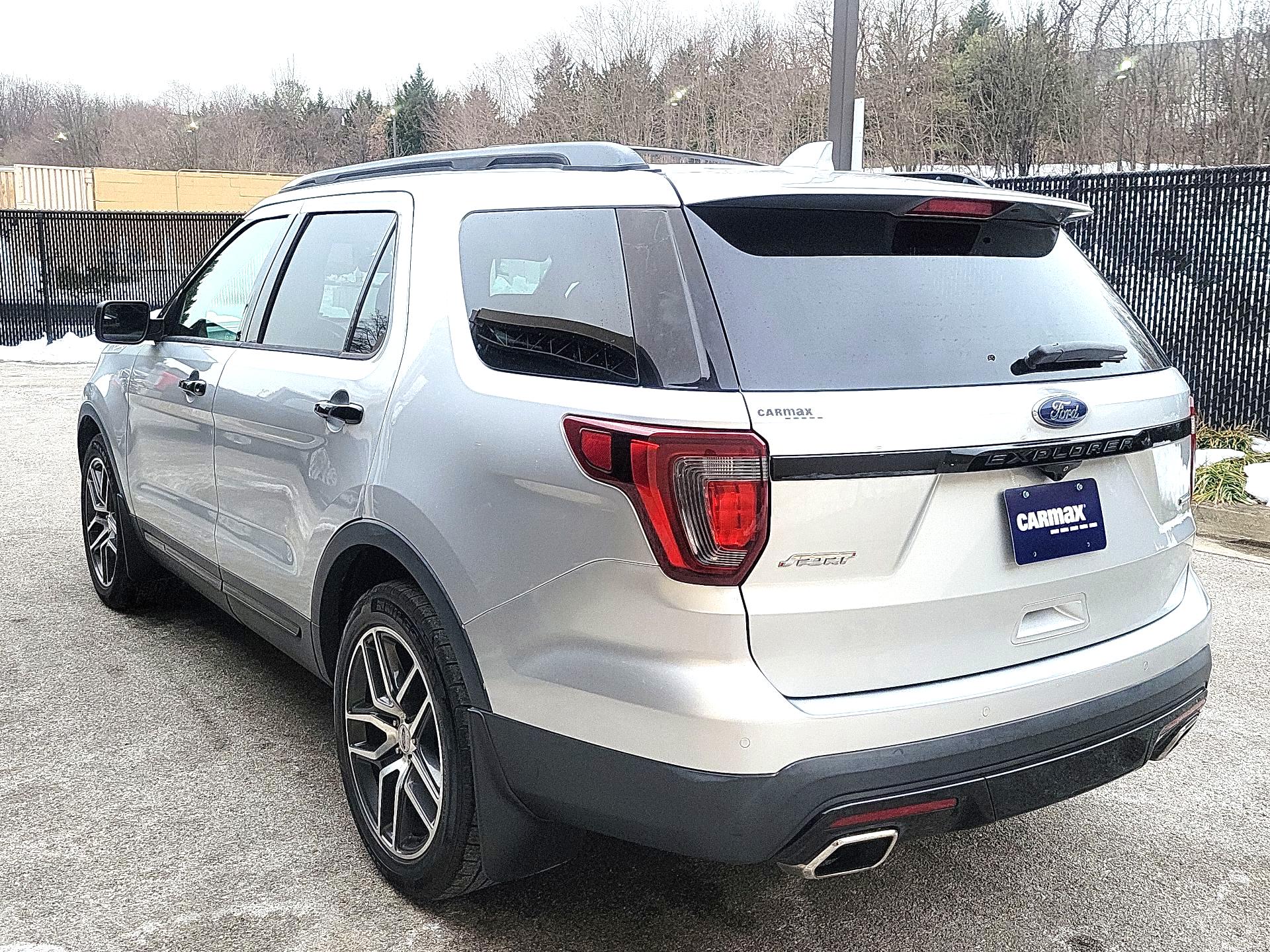 Thumbnail: 2017 Ford Explorer - 7