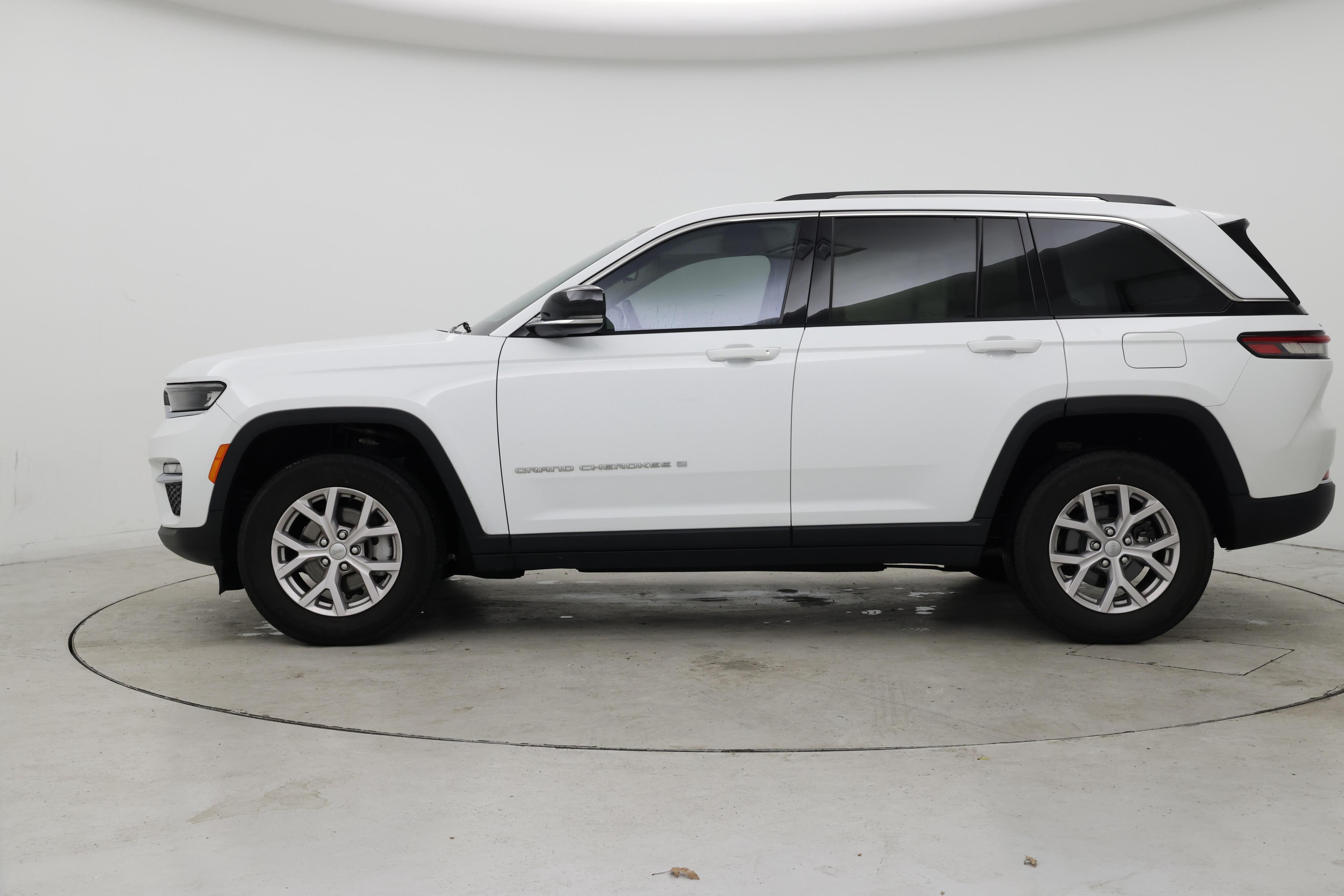 Thumbnail: 2022 Jeep Grand Cherokee - 3