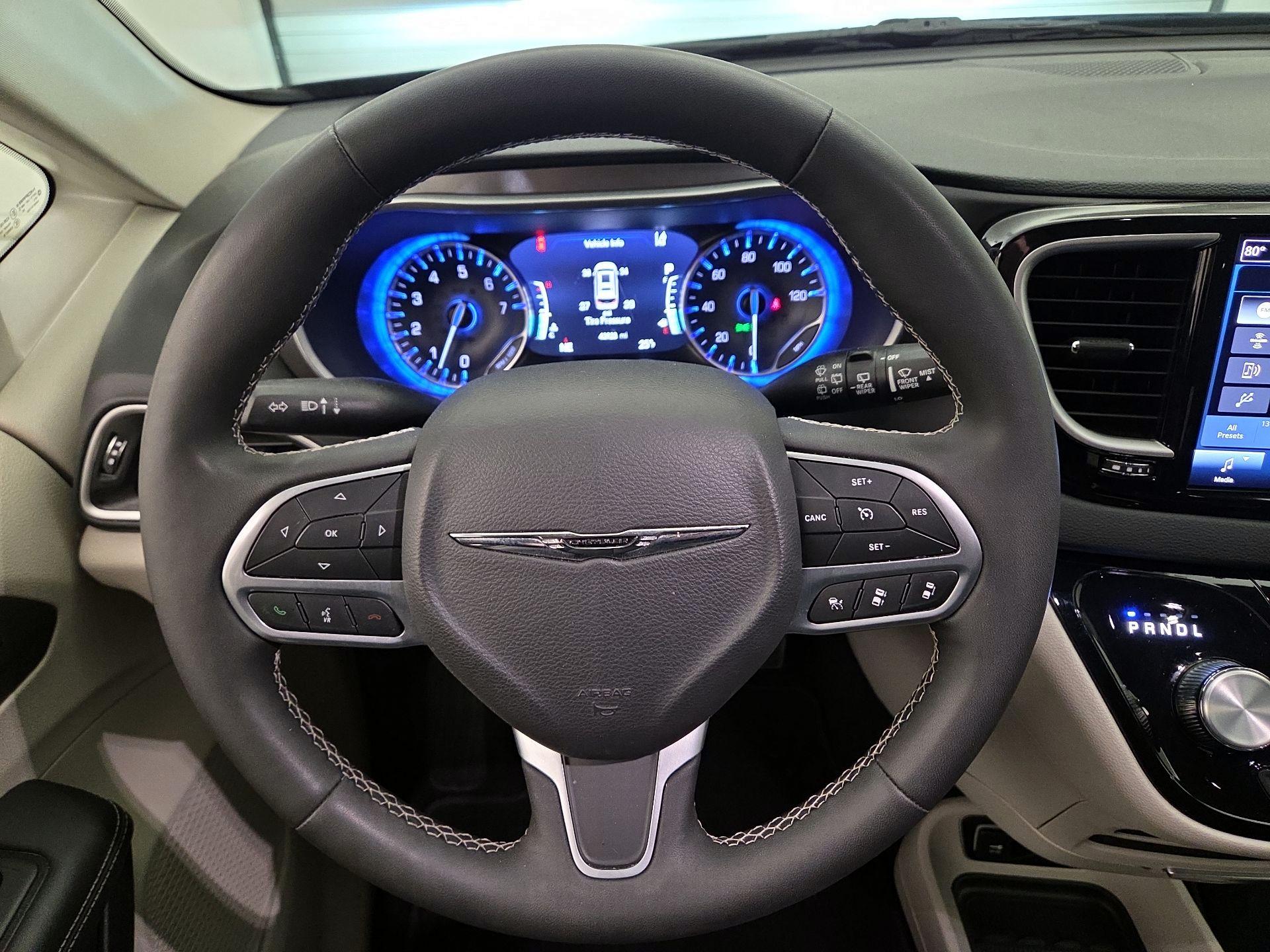 Thumbnail: 2024 Chrysler Pacifica - 10