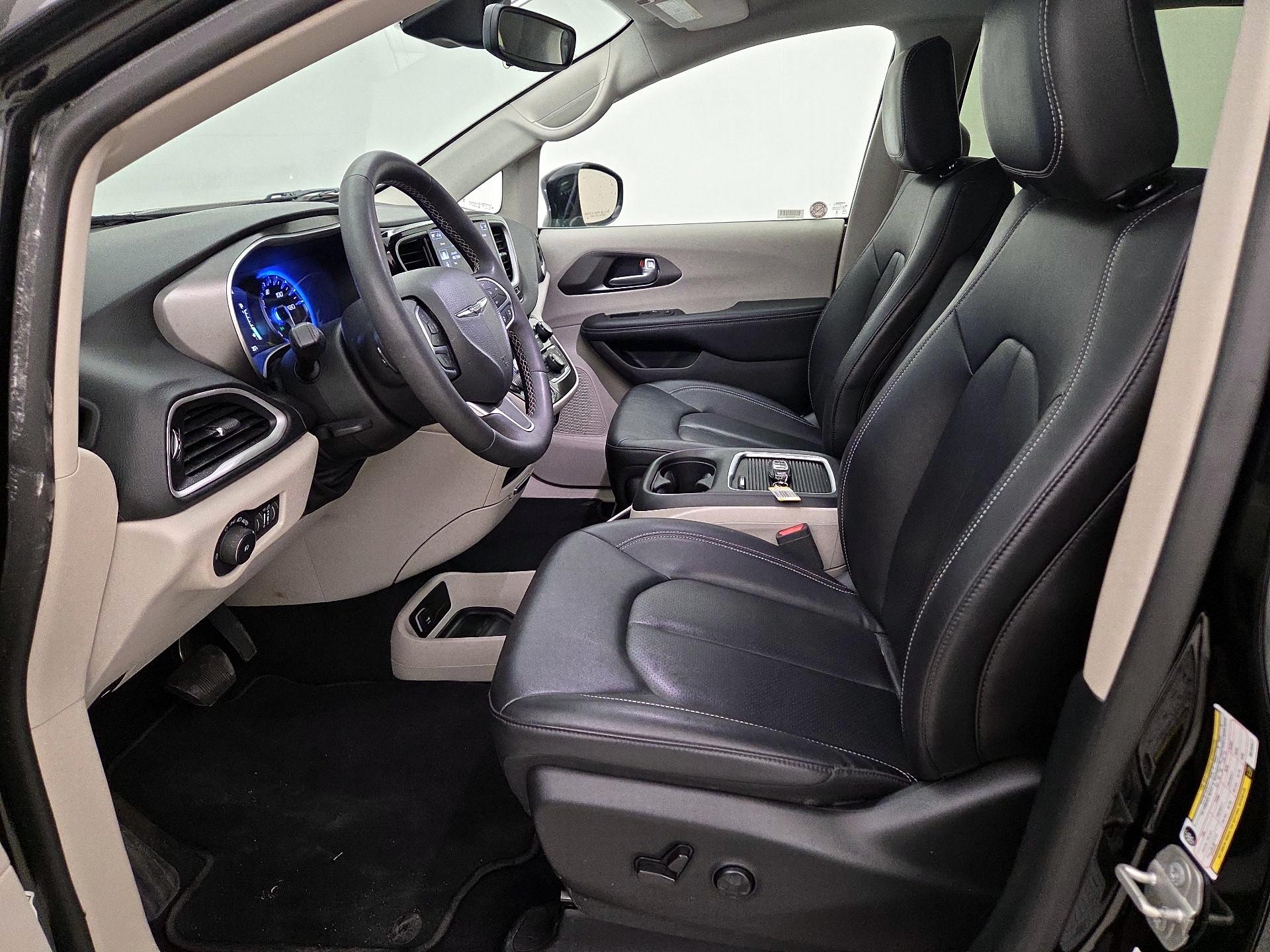 Thumbnail: 2024 Chrysler Pacifica - 11