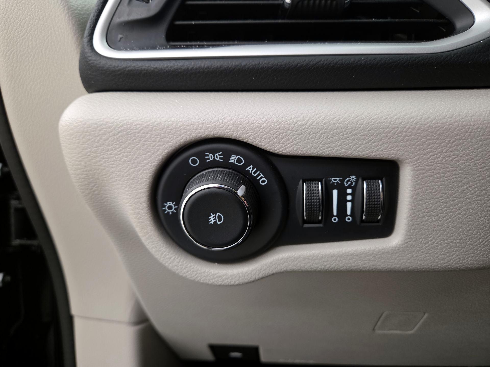 Thumbnail: 2024 Chrysler Pacifica - 13