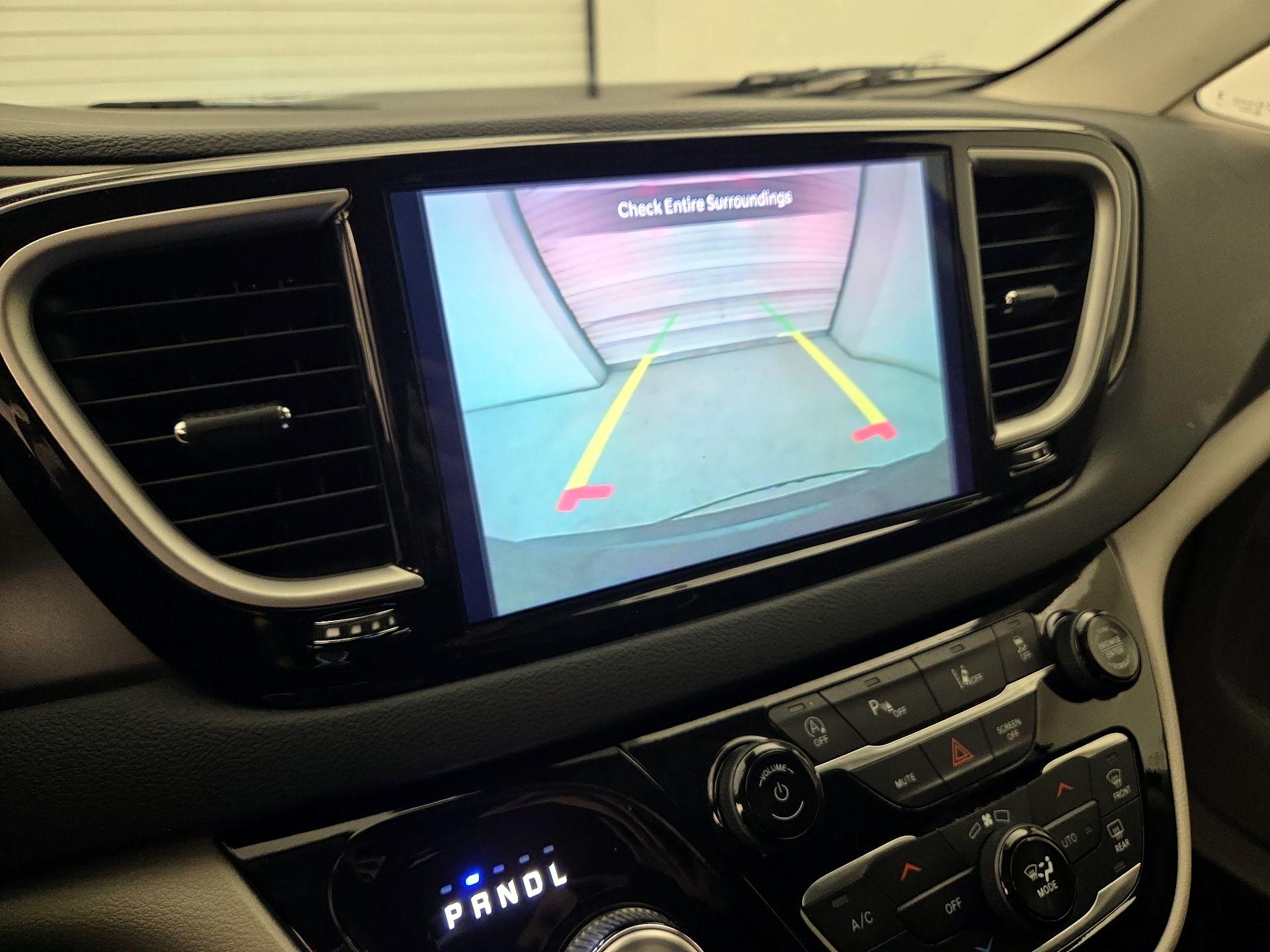 Thumbnail: 2024 Chrysler Pacifica - 14