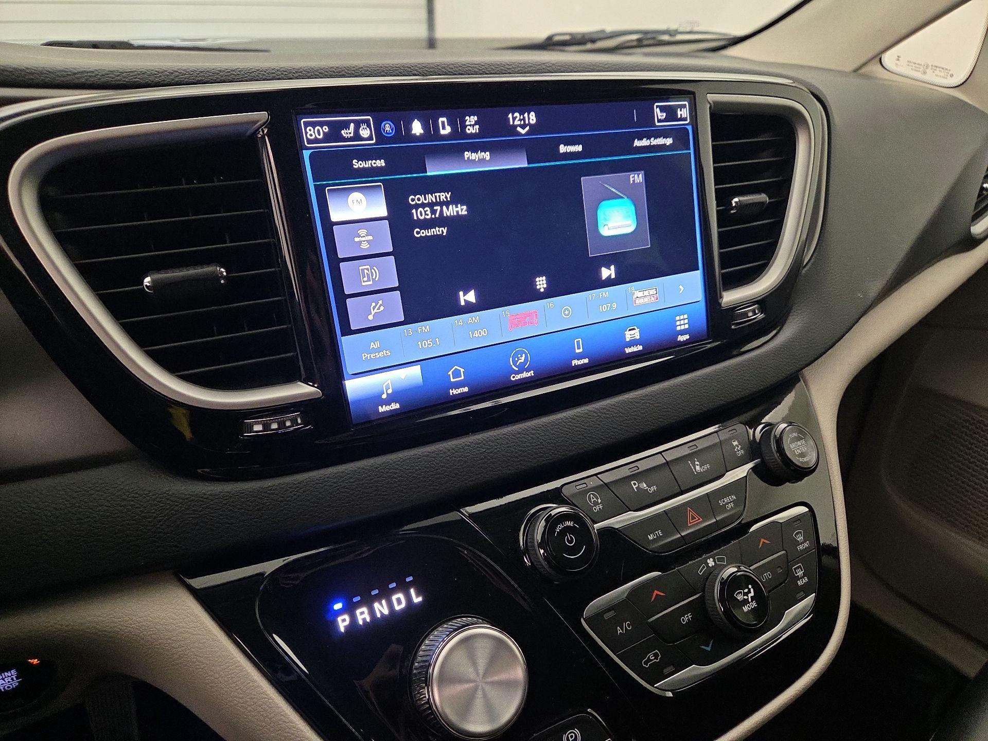 Thumbnail: 2024 Chrysler Pacifica - 15