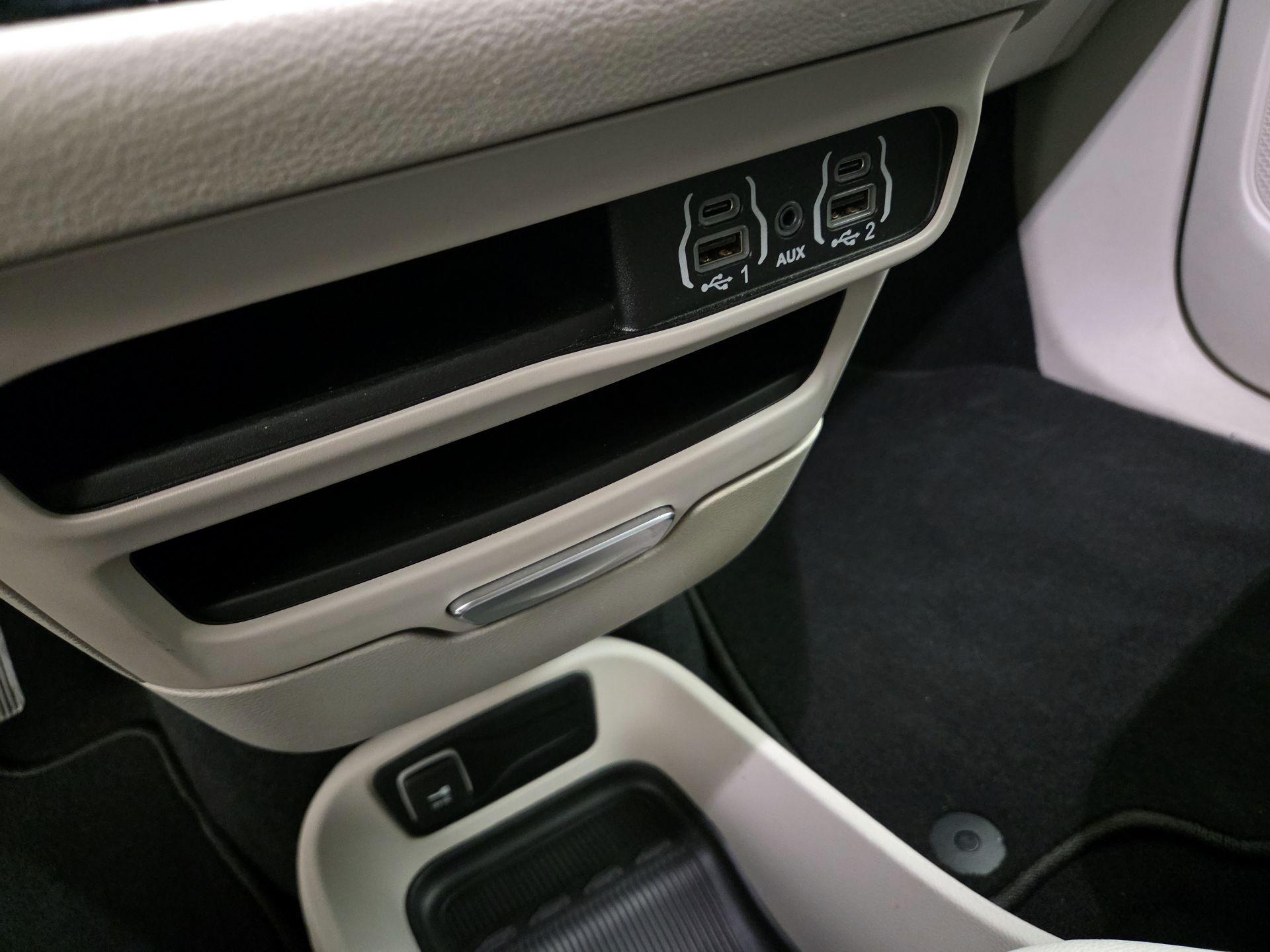 Thumbnail: 2024 Chrysler Pacifica - 18