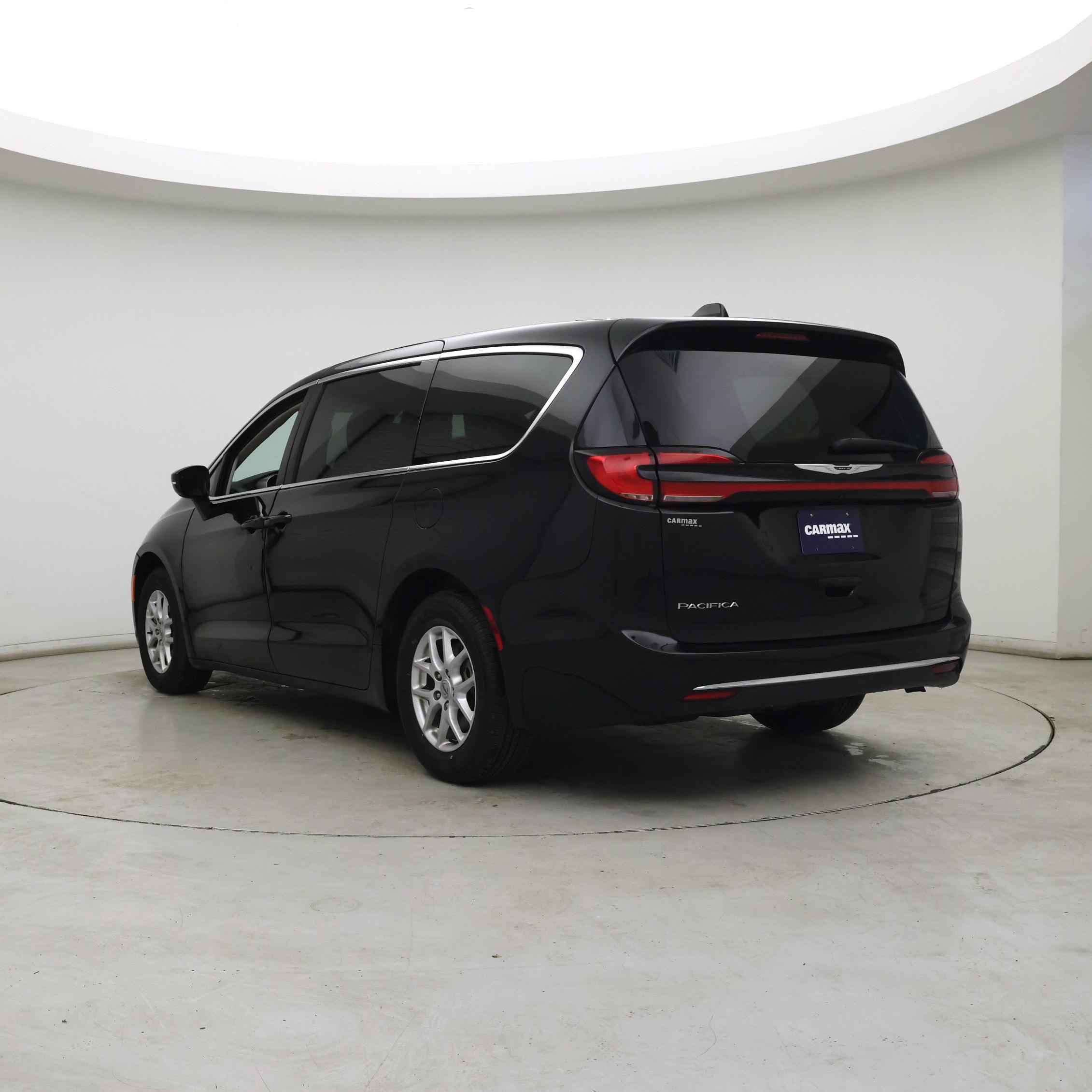 Thumbnail: 2024 Chrysler Pacifica - 2