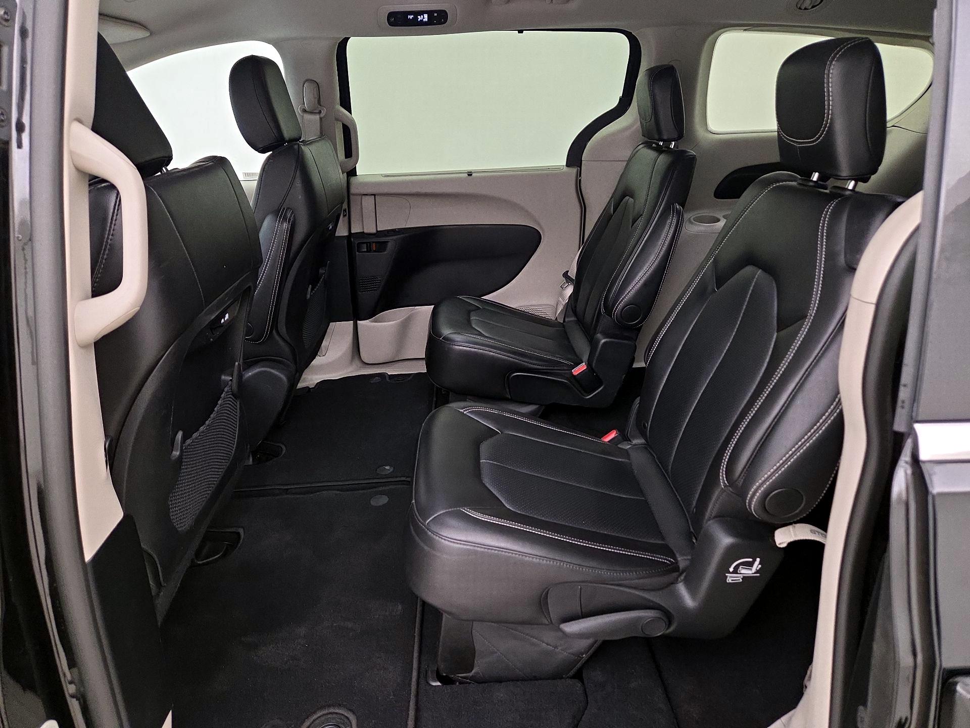 Thumbnail: 2024 Chrysler Pacifica - 19