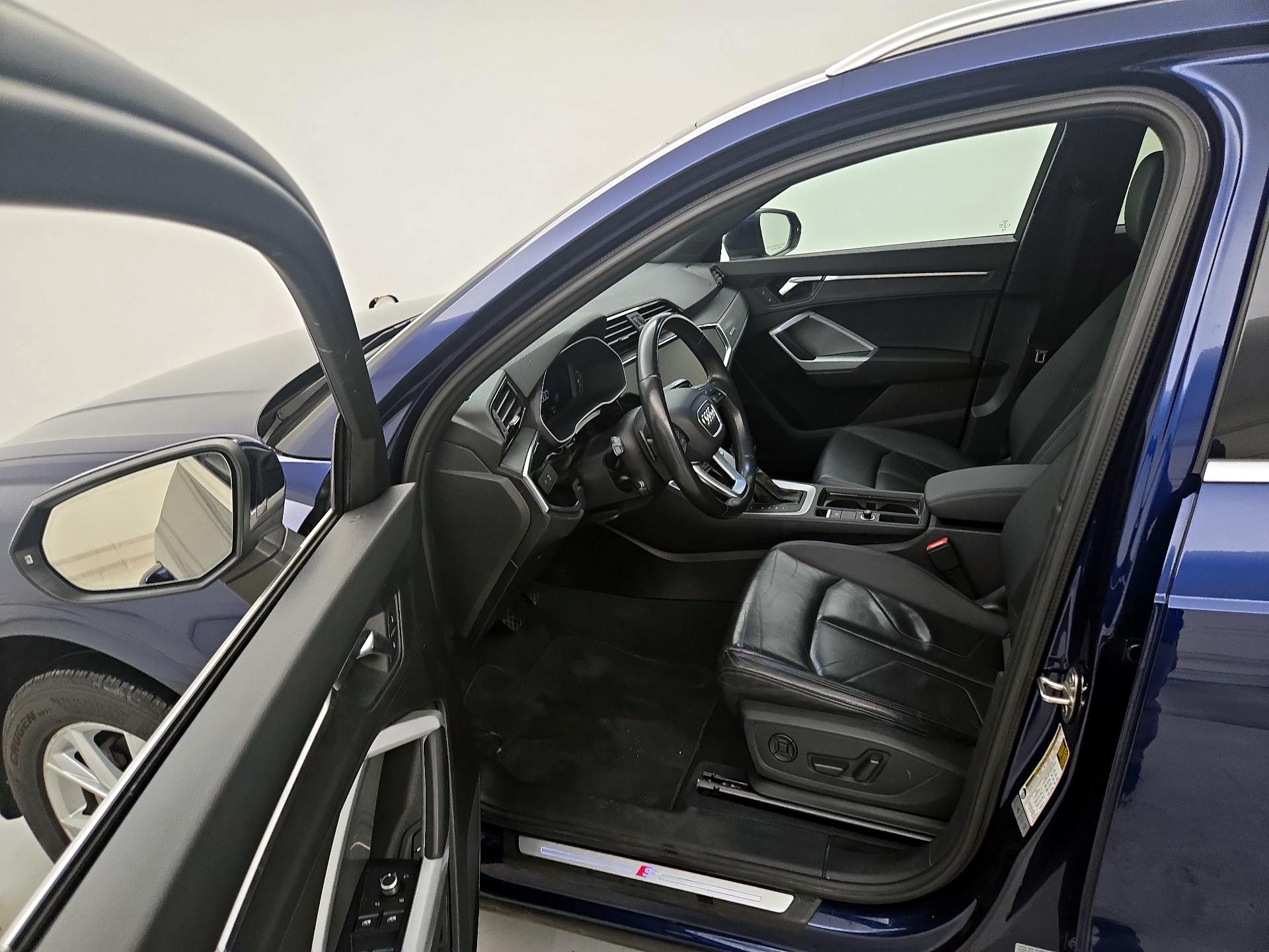 Thumbnail: 2023 Audi Q3 - 11