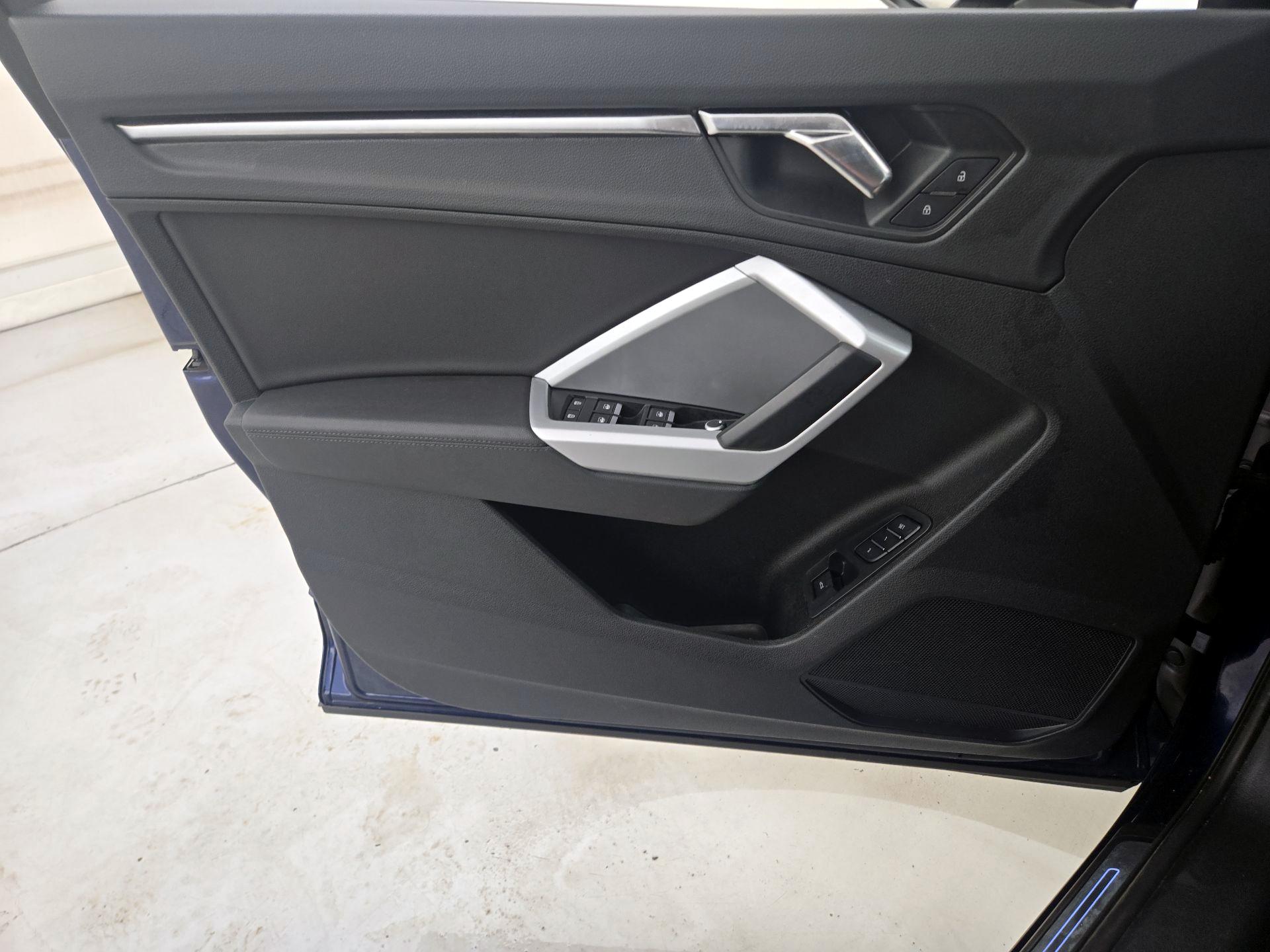 Thumbnail: 2023 Audi Q3 - 12