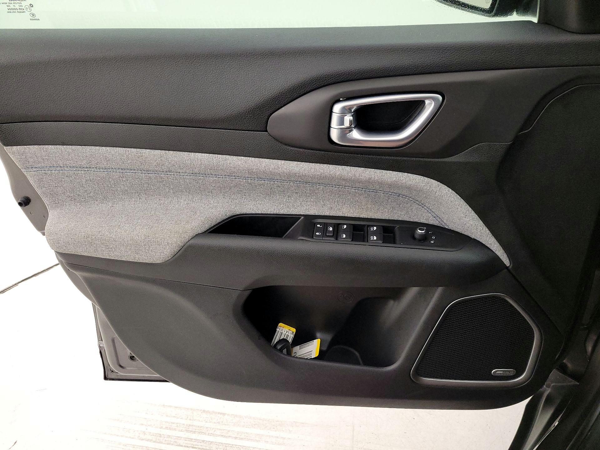 Thumbnail: 2022 Jeep Compass - 12