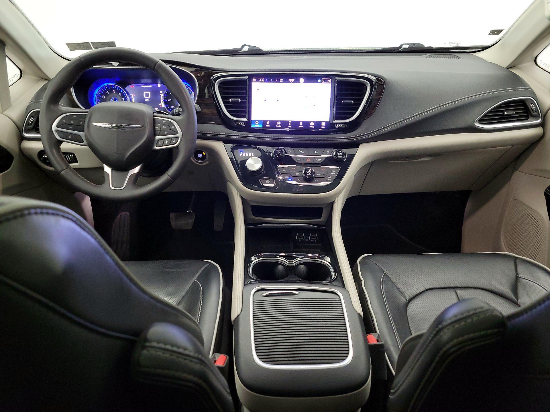 Thumbnail: 2023 Chrysler Pacifica - 9