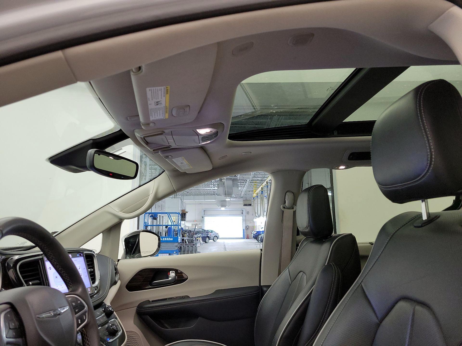 Thumbnail: 2023 Chrysler Pacifica - 20