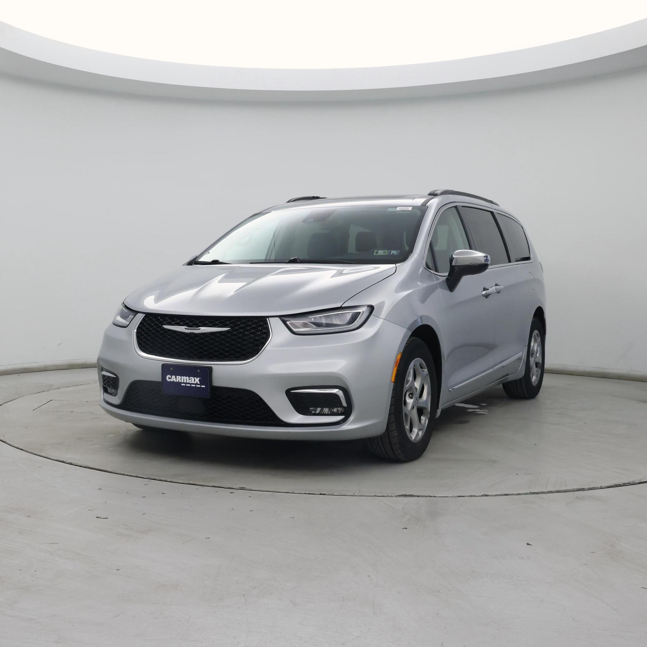 Thumbnail: 2023 Chrysler Pacifica - 4