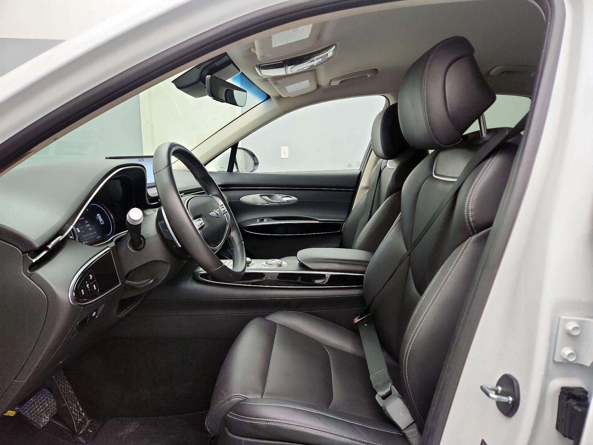 Thumbnail: 2025 Genesis GV70 - 11