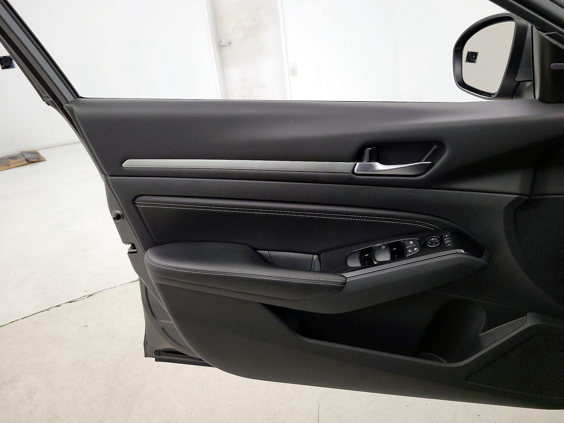 Thumbnail: 2023 Nissan Altima - 12