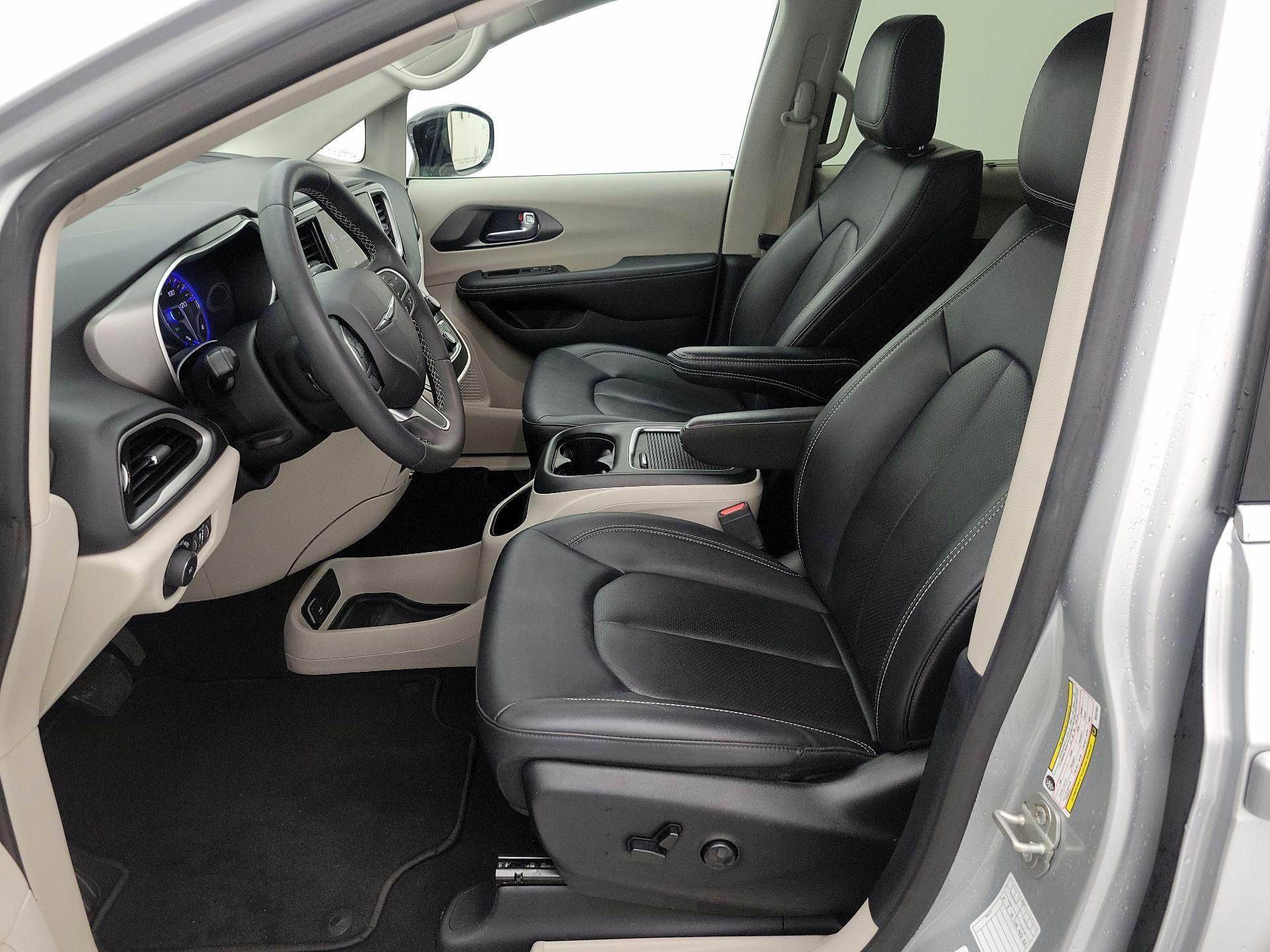 Thumbnail: 2024 Chrysler Pacifica - 11