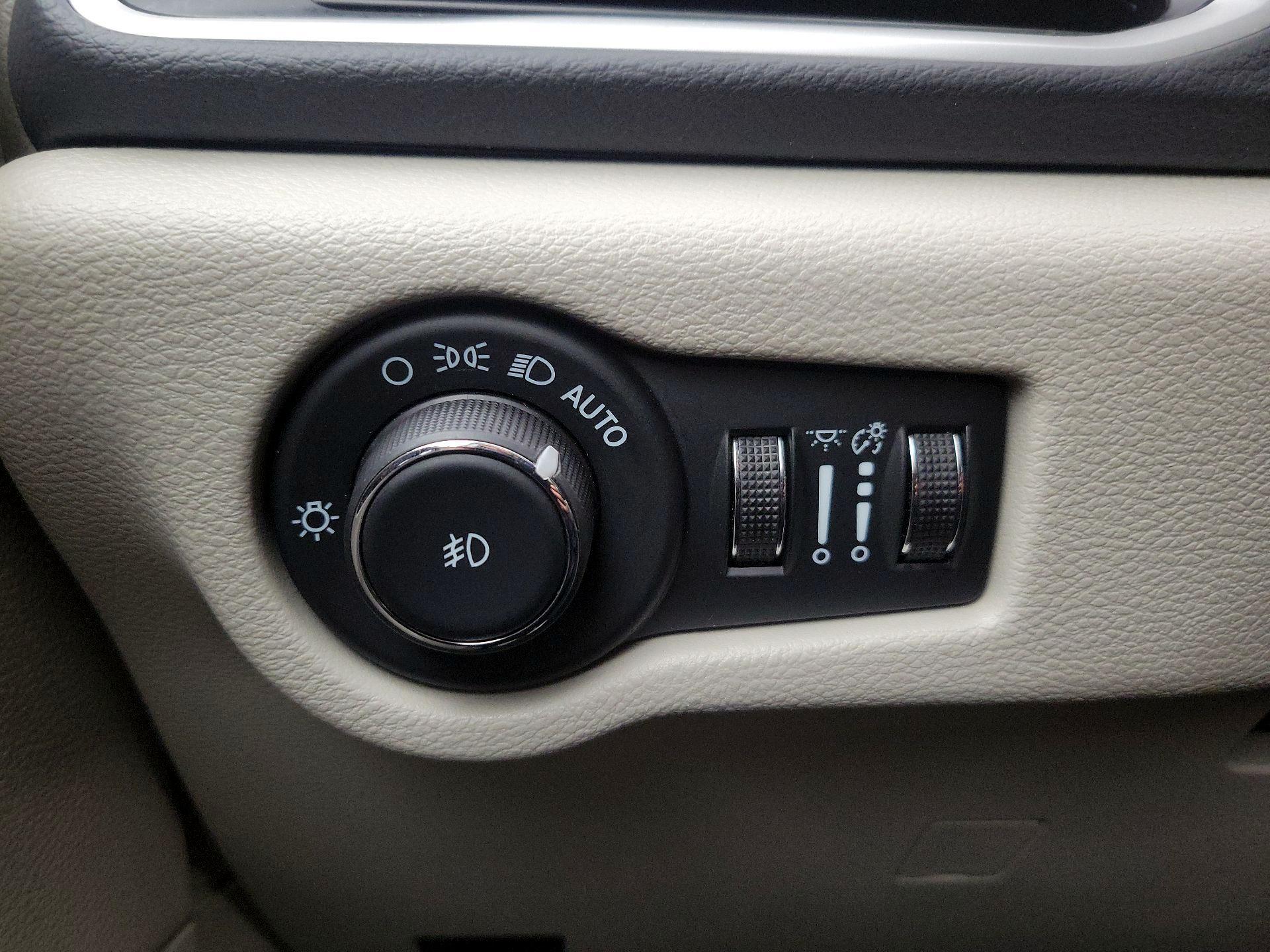 Thumbnail: 2024 Chrysler Pacifica - 13