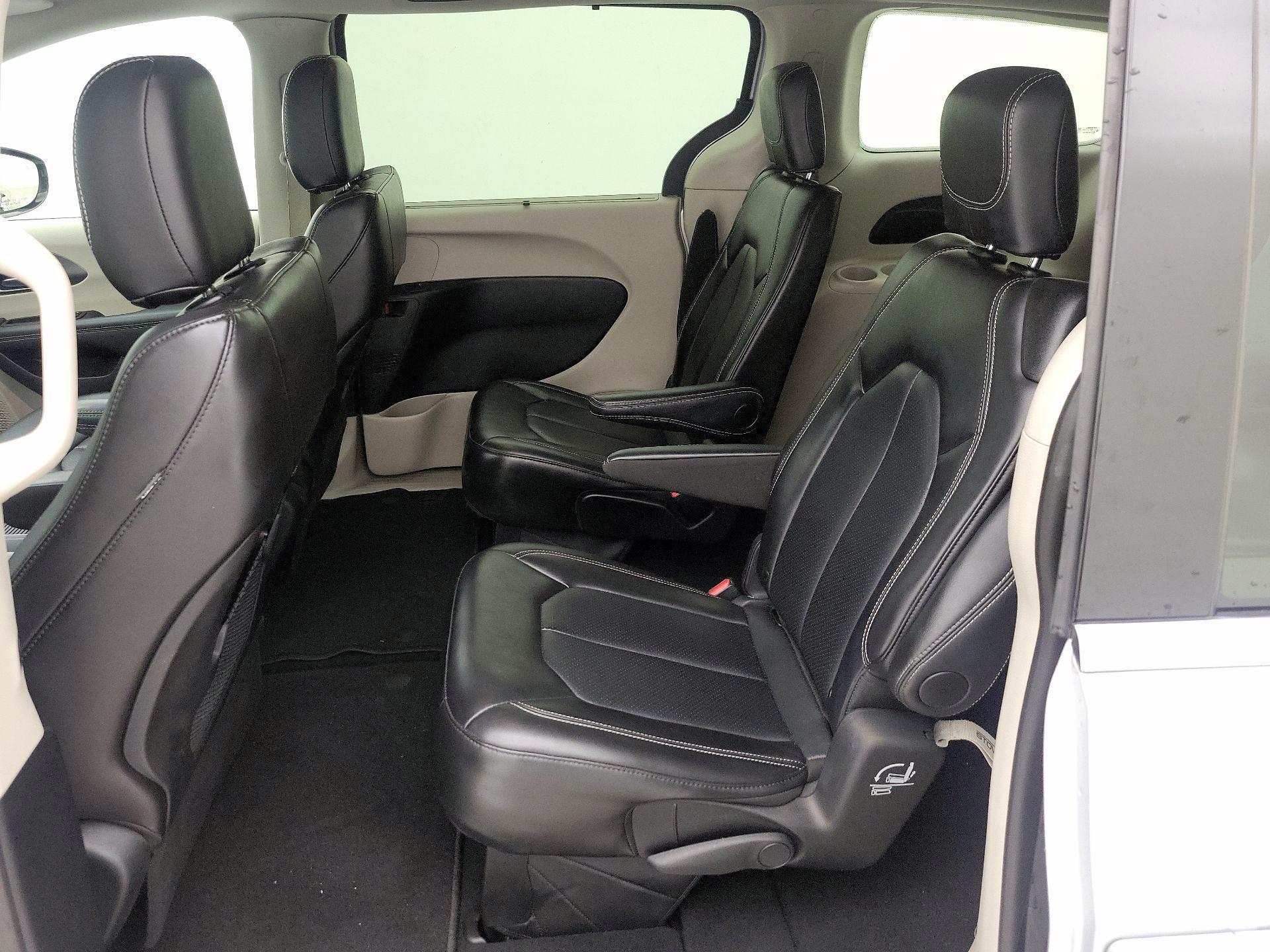 Thumbnail: 2024 Chrysler Pacifica - 19