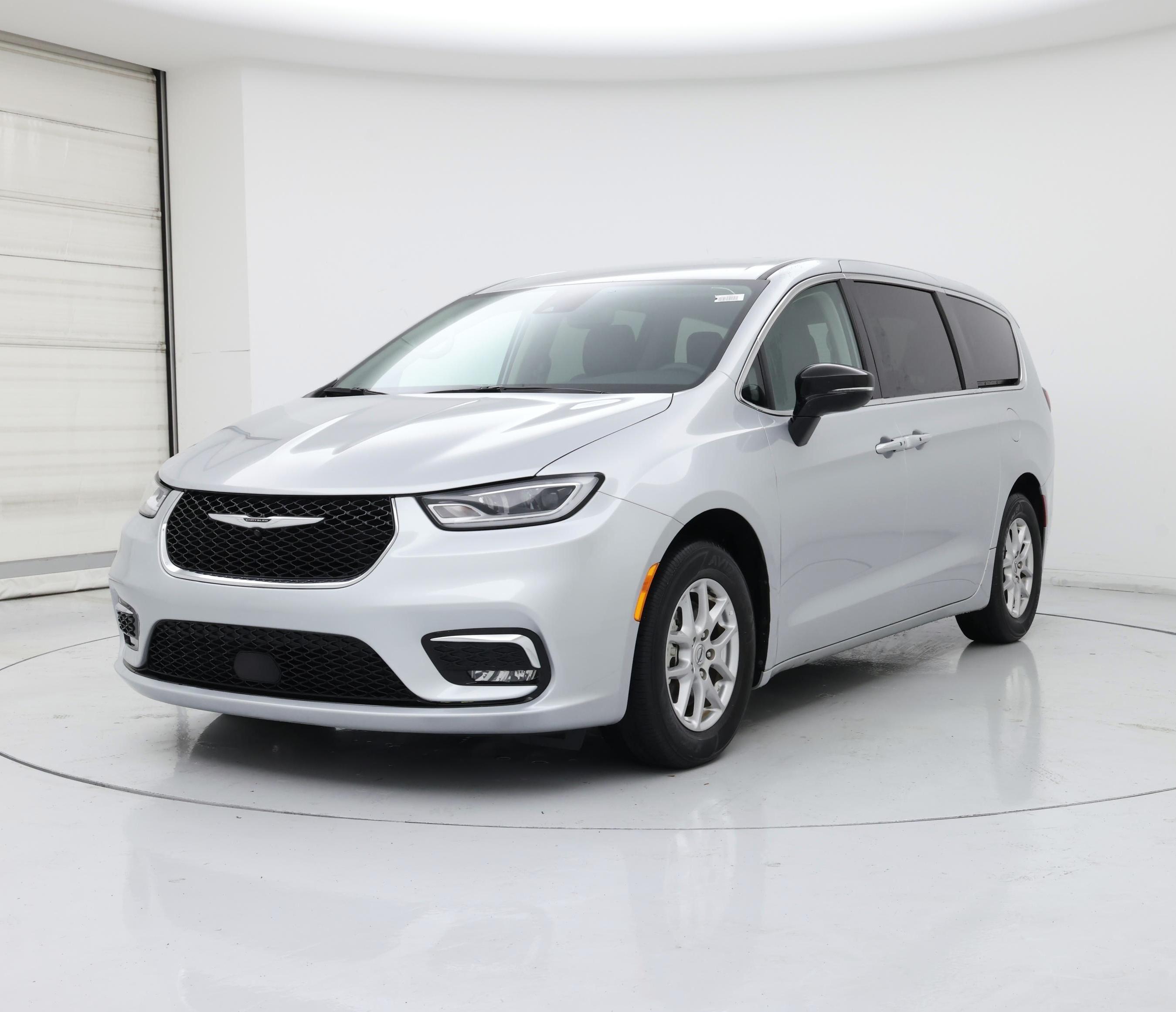 Thumbnail: 2024 Chrysler Pacifica - 4