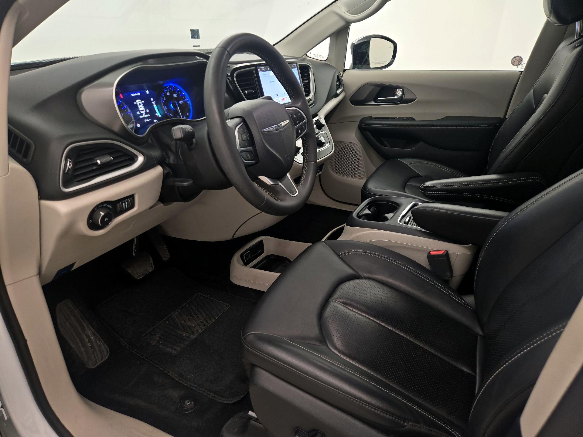 Thumbnail: 2024 Chrysler Pacifica - 11