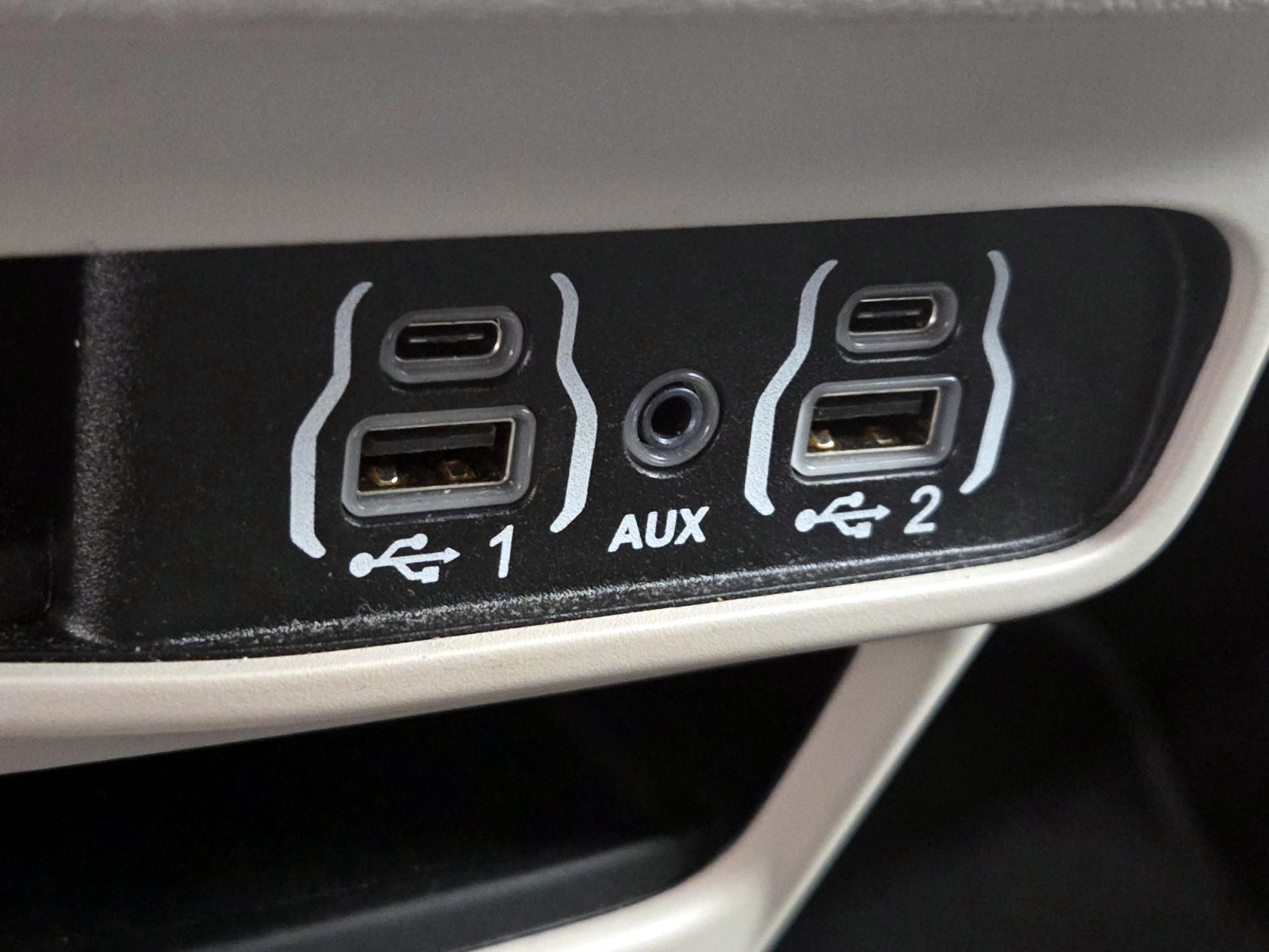 Thumbnail: 2024 Chrysler Pacifica - 18