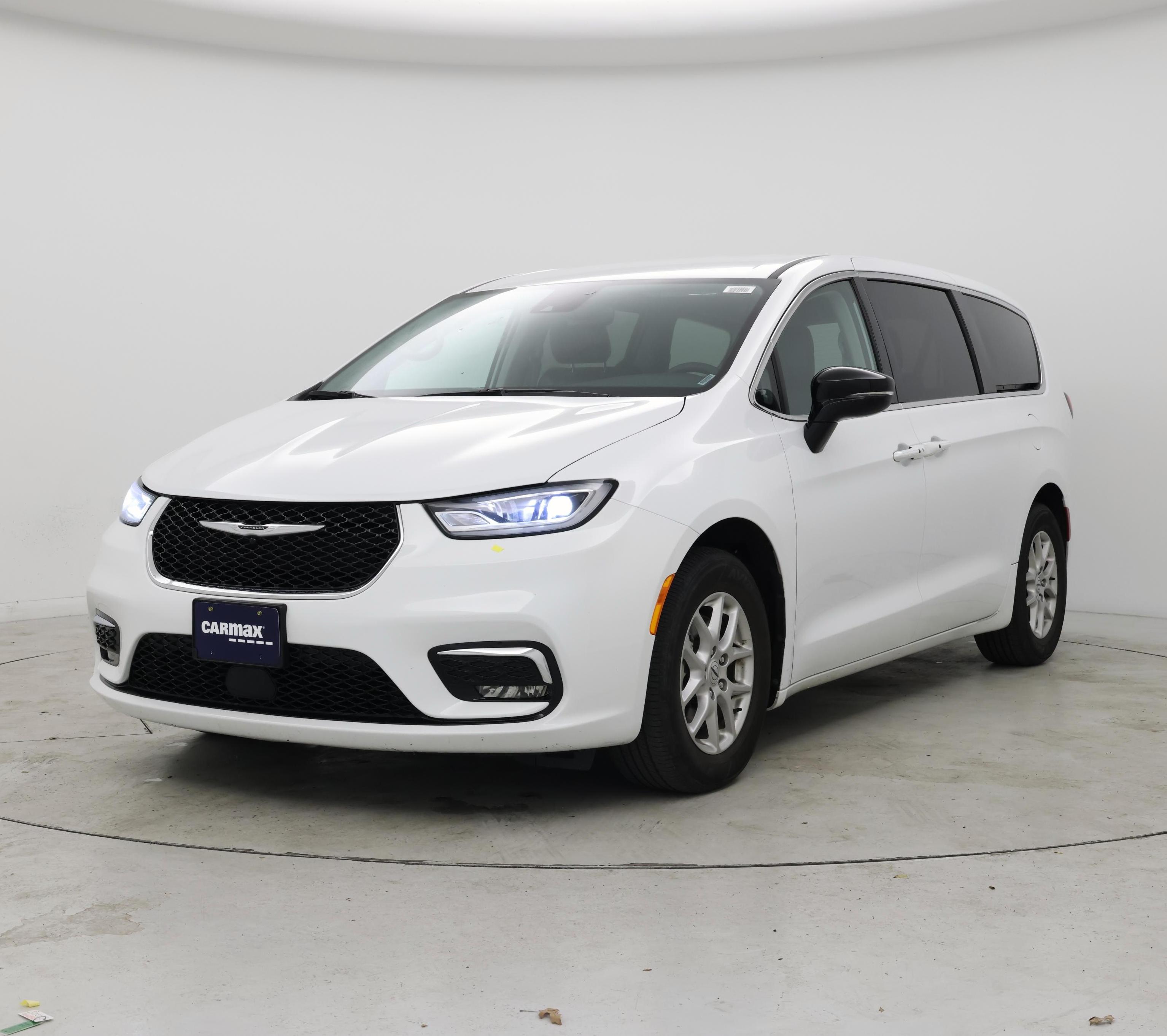 Thumbnail: 2024 Chrysler Pacifica - 4