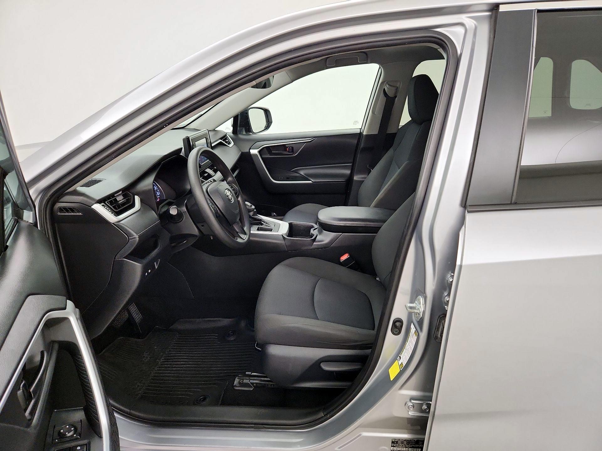 Thumbnail: 2022 Toyota RAV4 - 9