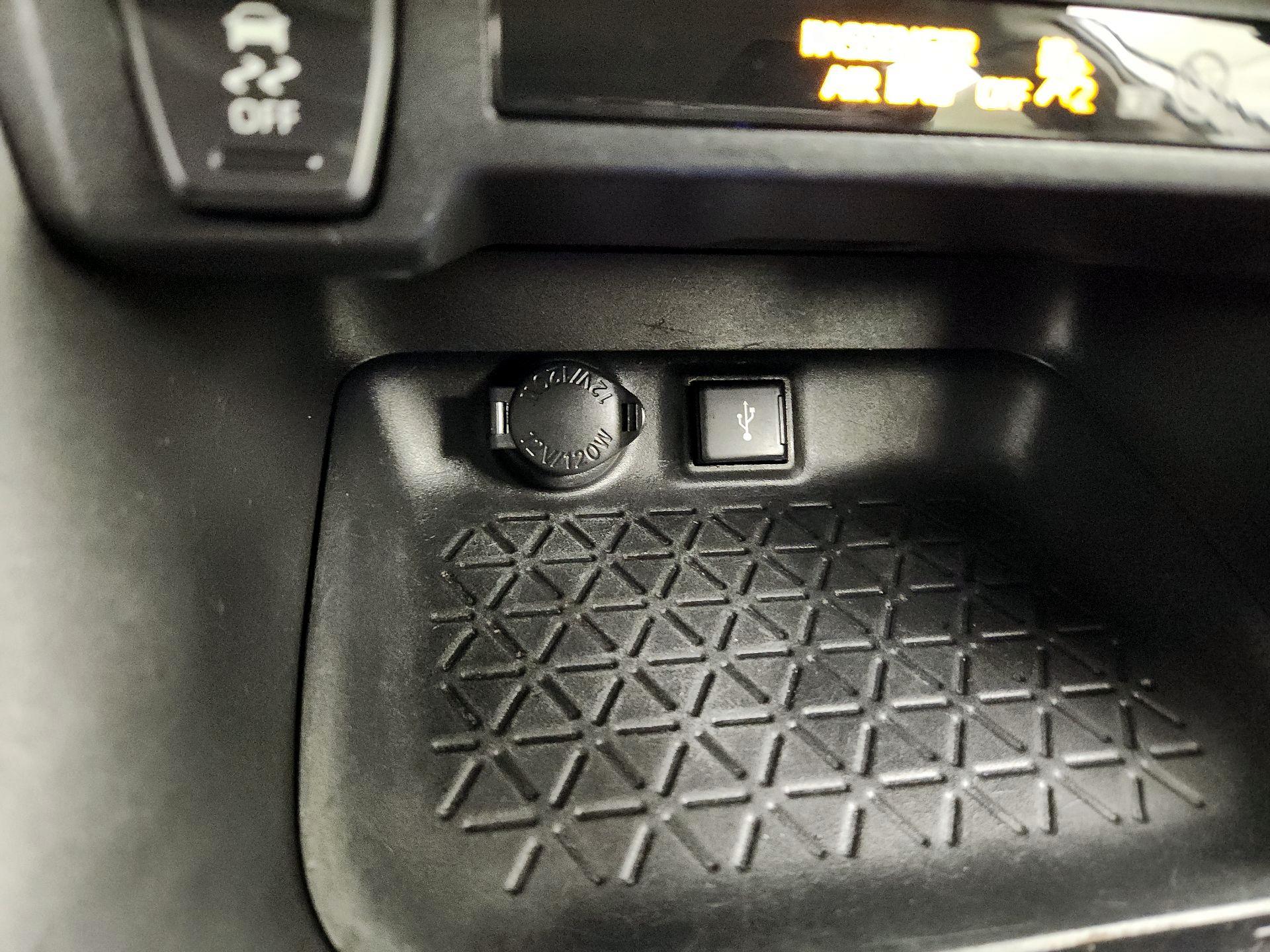 Thumbnail: 2022 Toyota RAV4 - 16