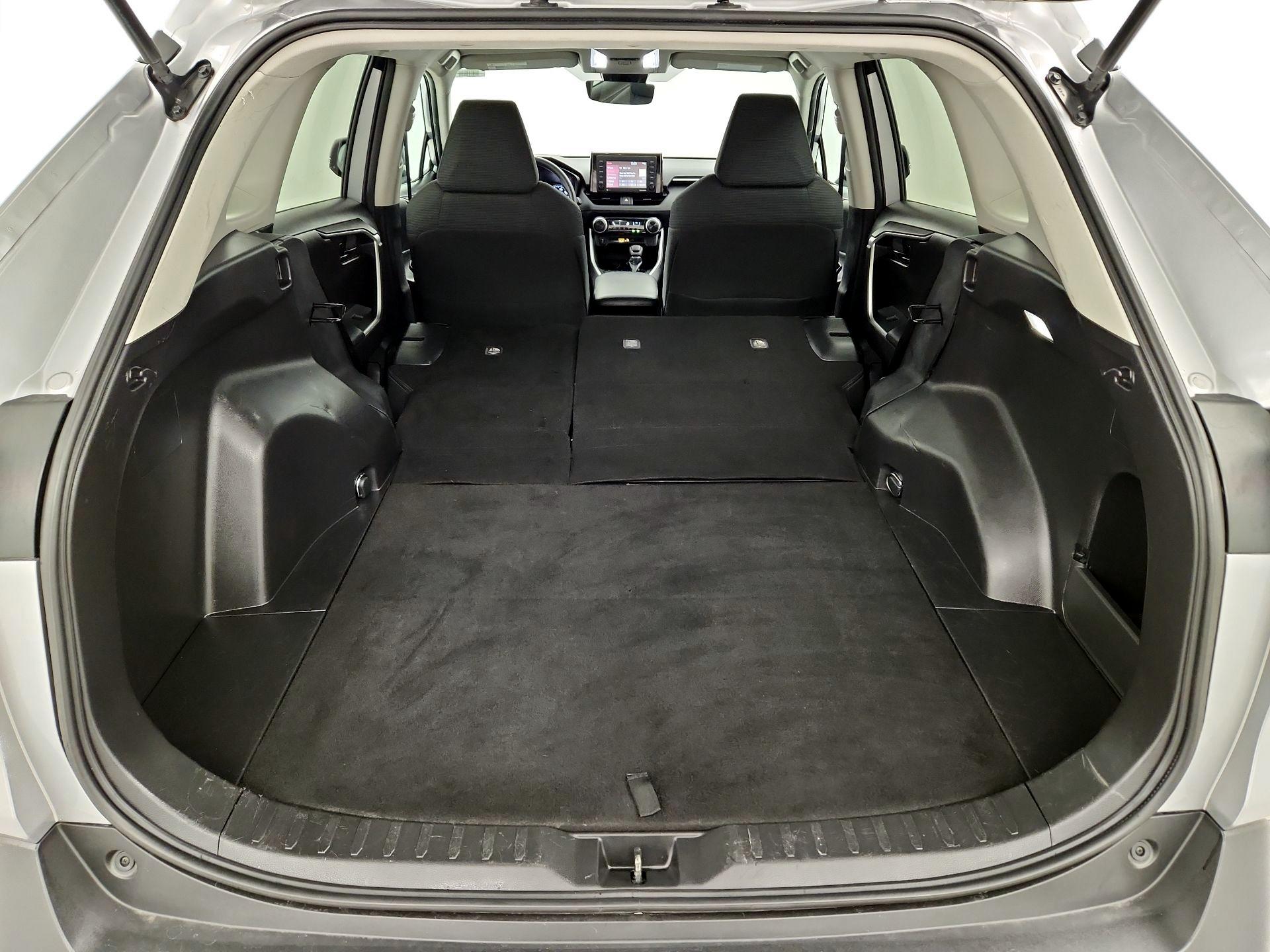 Thumbnail: 2022 Toyota RAV4 - 19