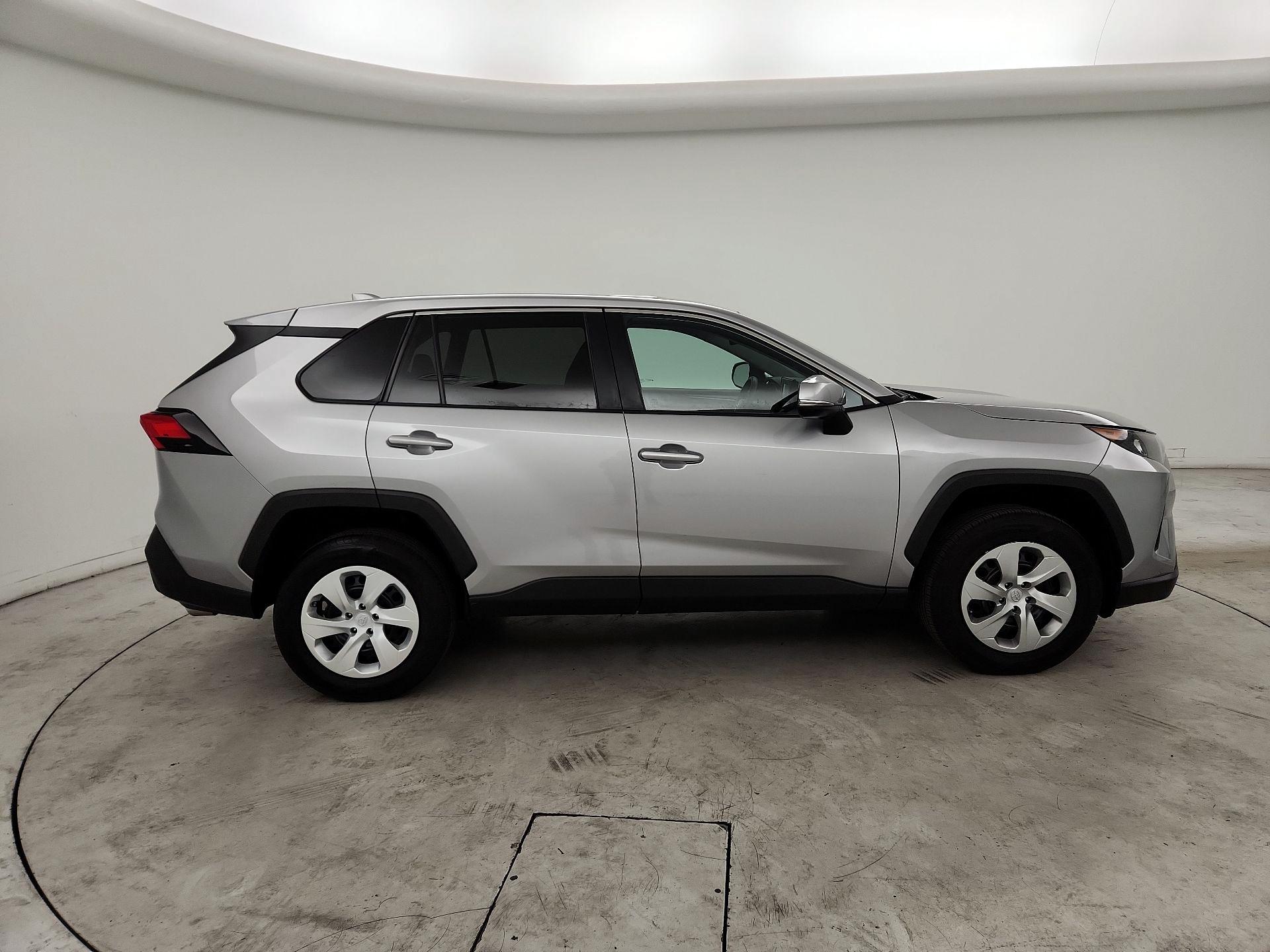 Thumbnail: 2022 Toyota RAV4 - 4