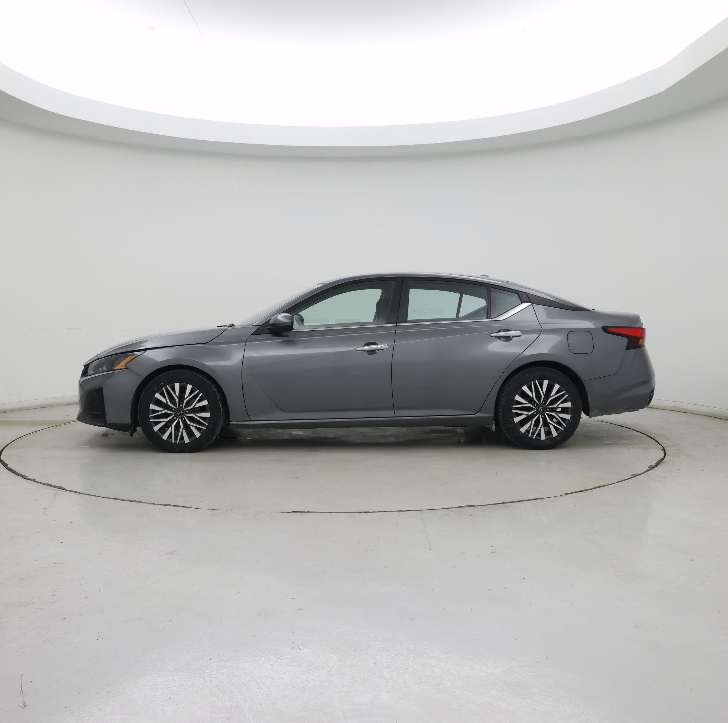 Thumbnail: 2023 Nissan Altima - 3