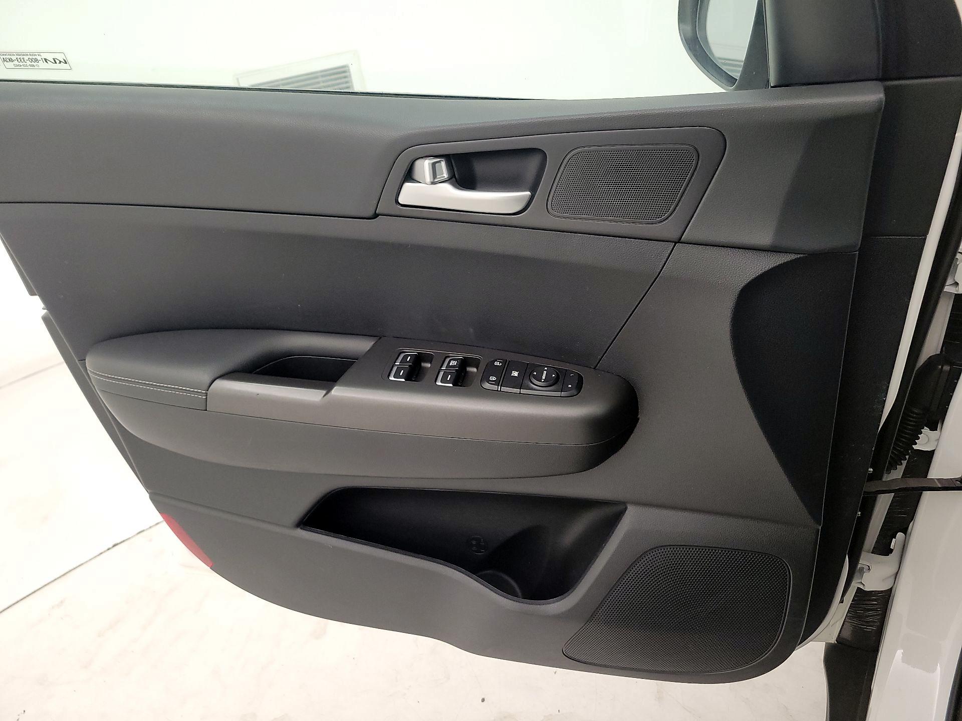 Thumbnail: 2022 Kia Sportage - 12