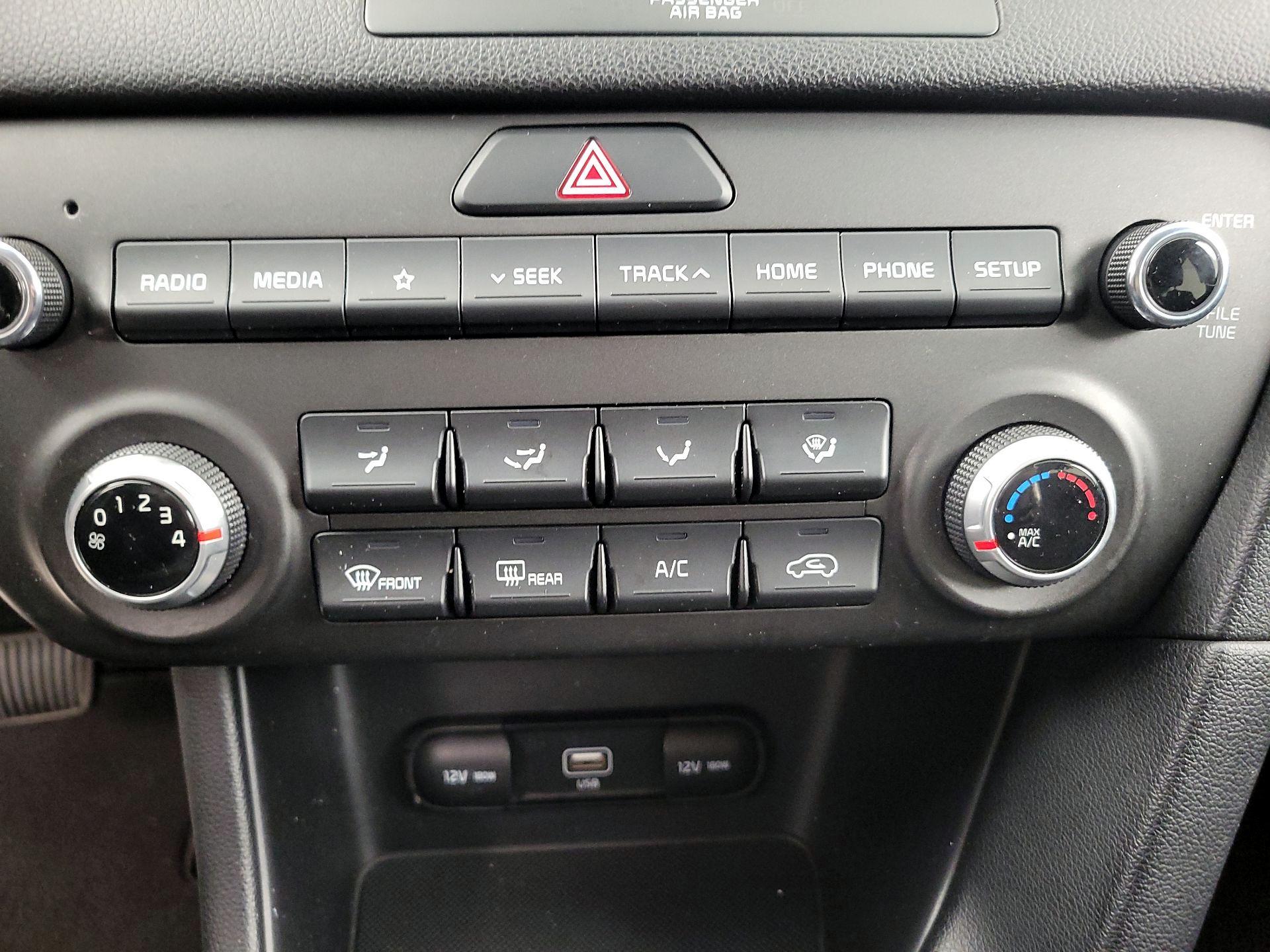 Thumbnail: 2022 Kia Sportage - 16