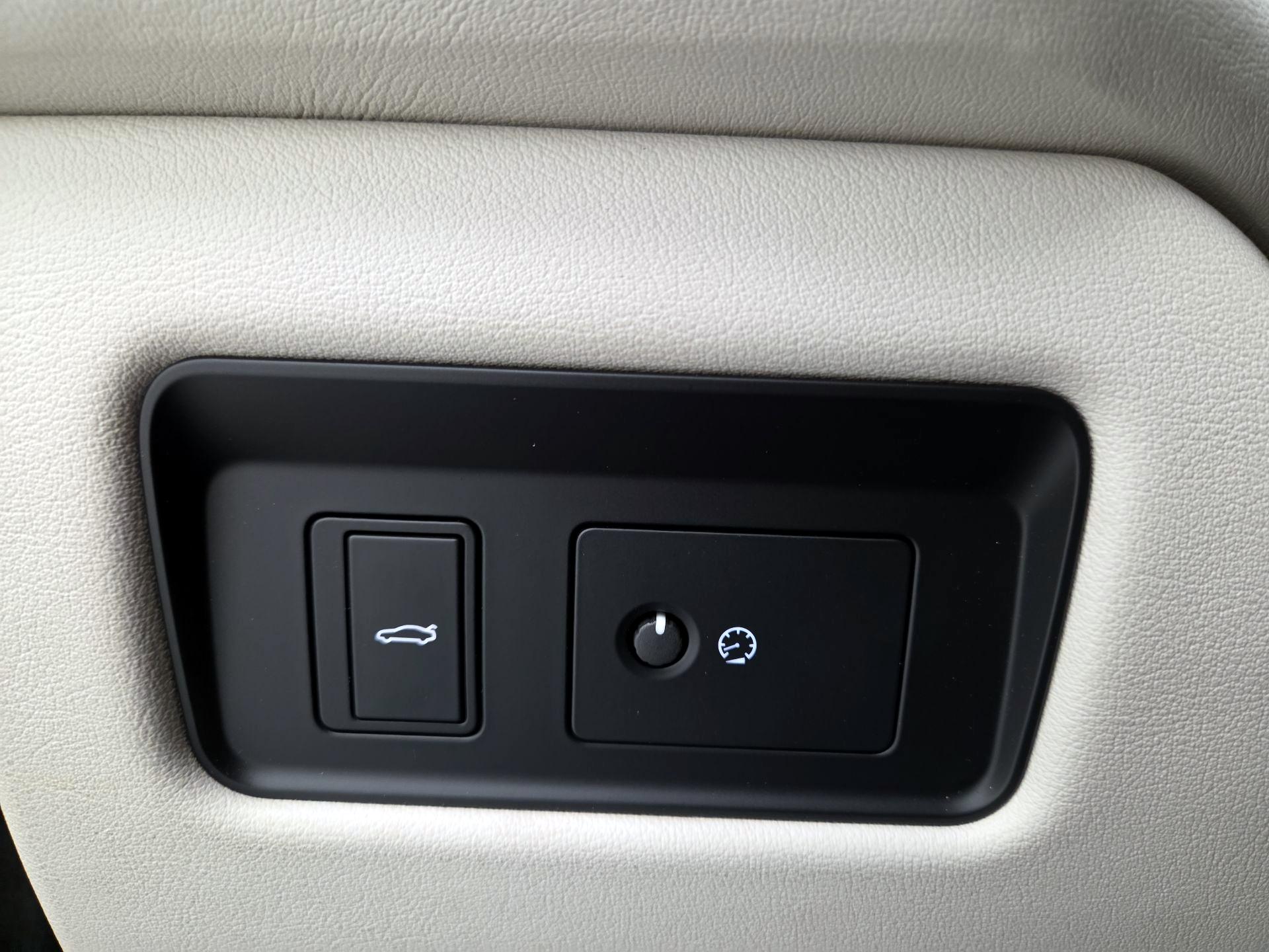 Thumbnail: 2021 Jaguar XF - 13