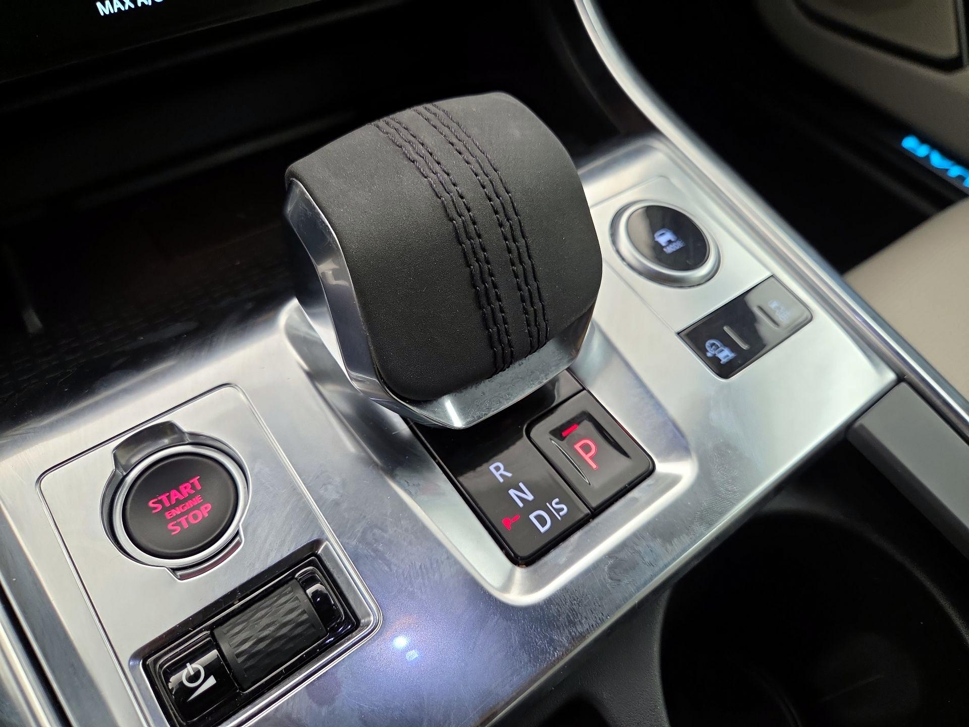 Thumbnail: 2021 Jaguar XF - 18