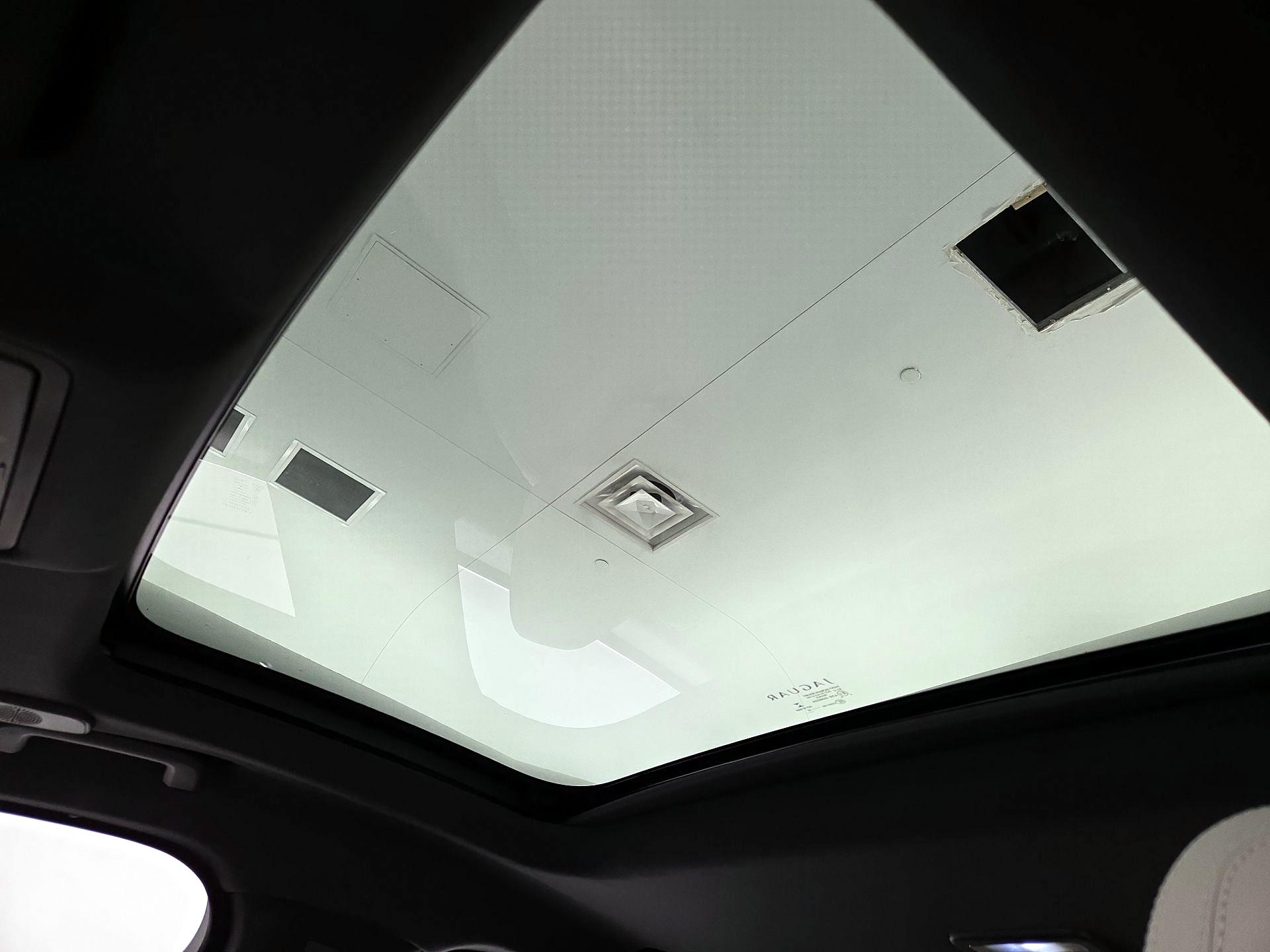 Thumbnail: 2021 Jaguar XF - 19