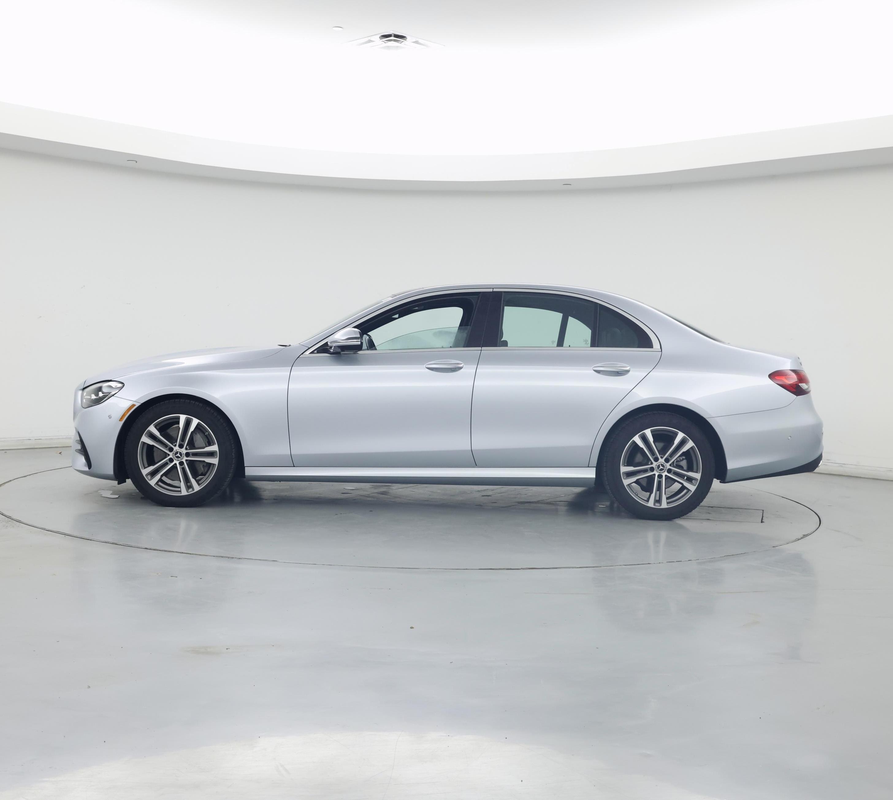 Thumbnail: 2021 Mercedes-Benz E-Class - 3