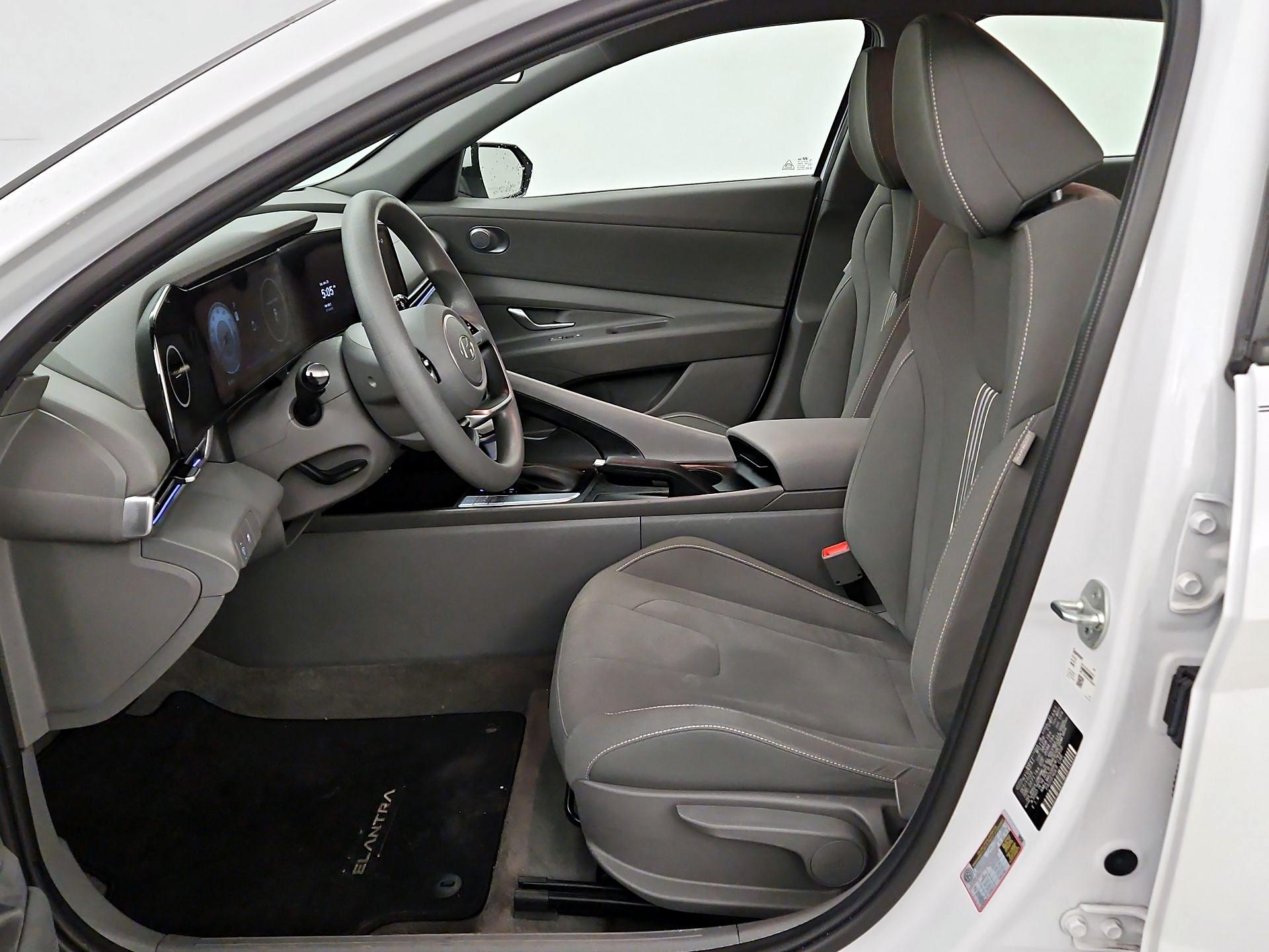 Thumbnail: 2024 Hyundai Elantra - 11